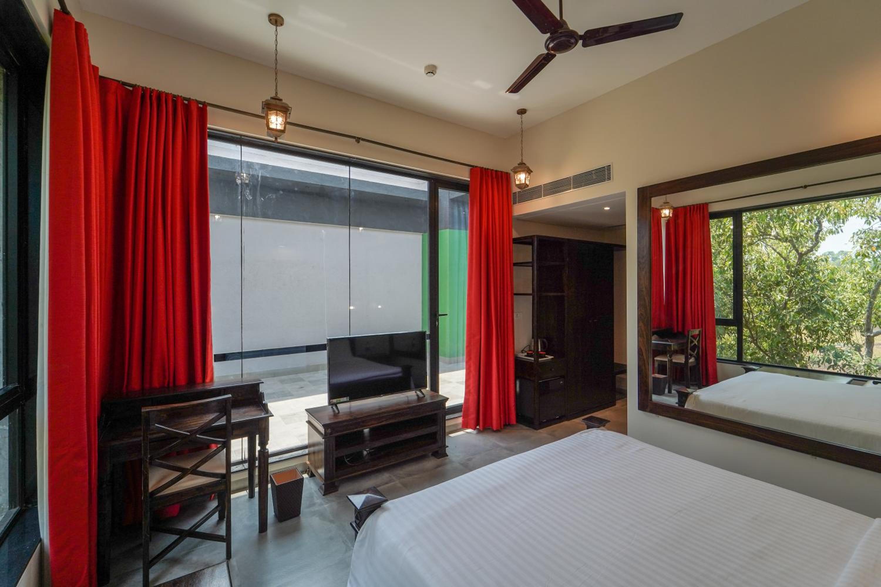 Luxury King room with Private Pocket Terrace photo 3