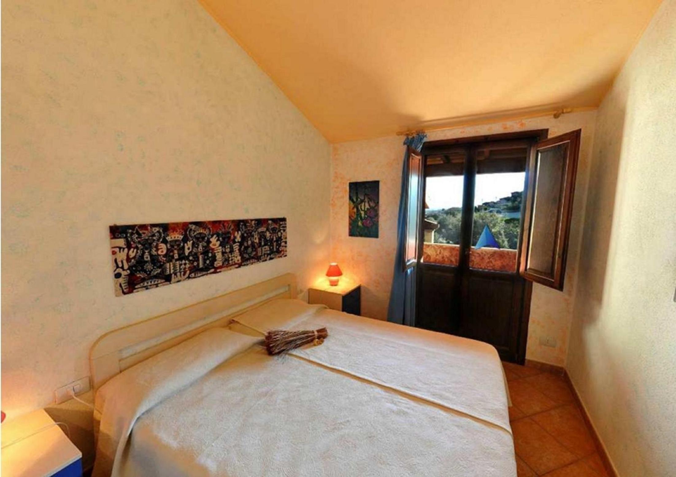 Two-Bedroom Apartment - Split Level