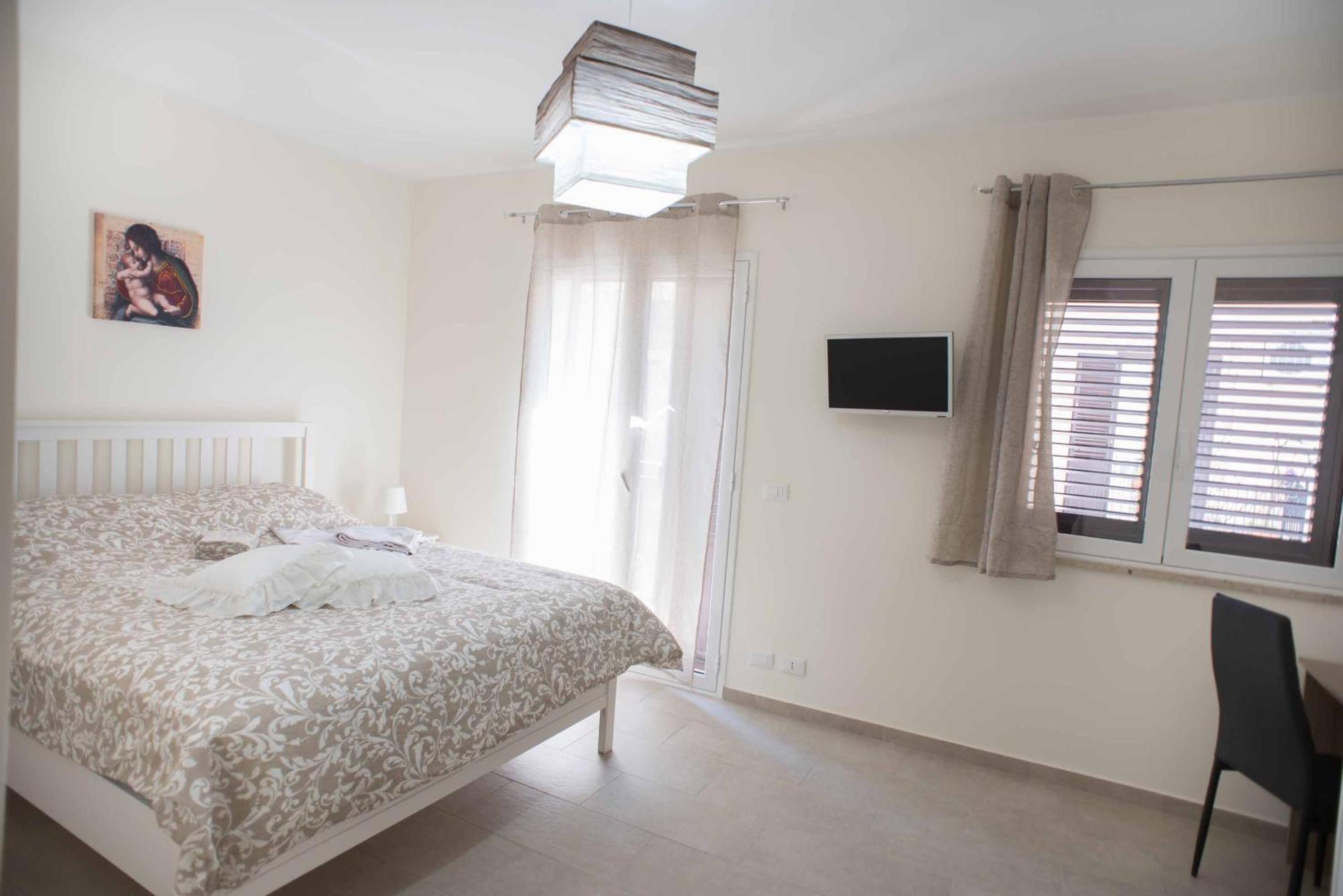 Triple Room with Balcony - Photo 4