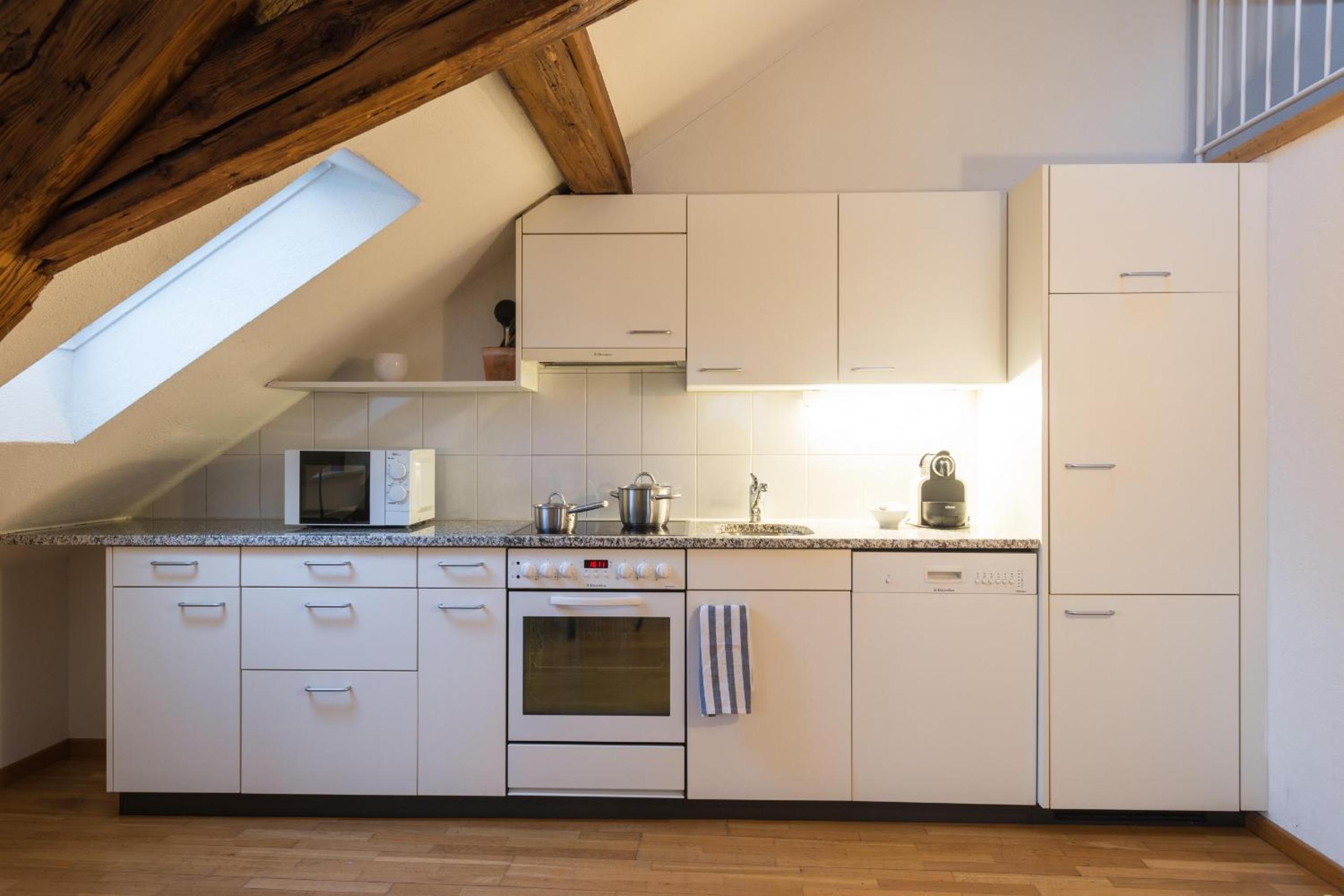 One Bedroom Apartment A photo 3