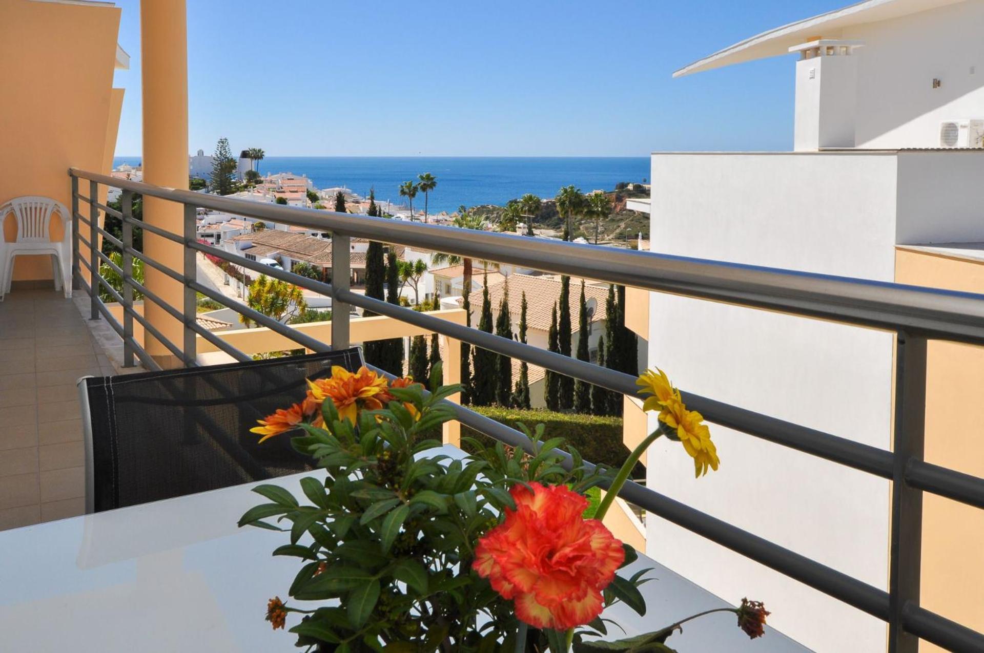 One-Bedroom Apartment with Sea View - Photo 23