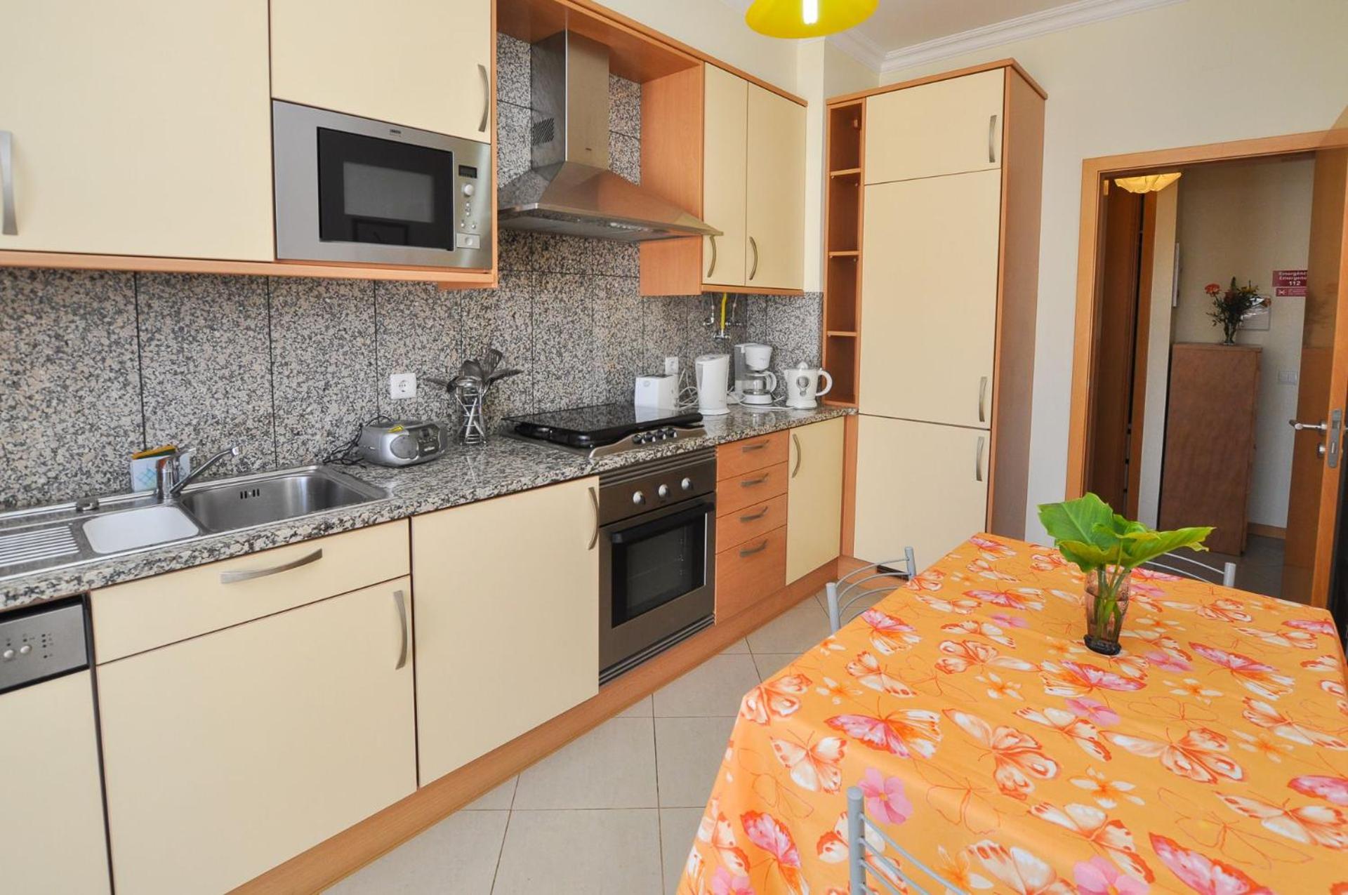 One-Bedroom Apartment with Sea View - Photo 20