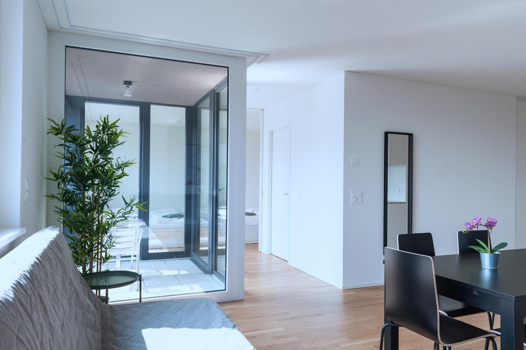 Apartment with Balcony x
