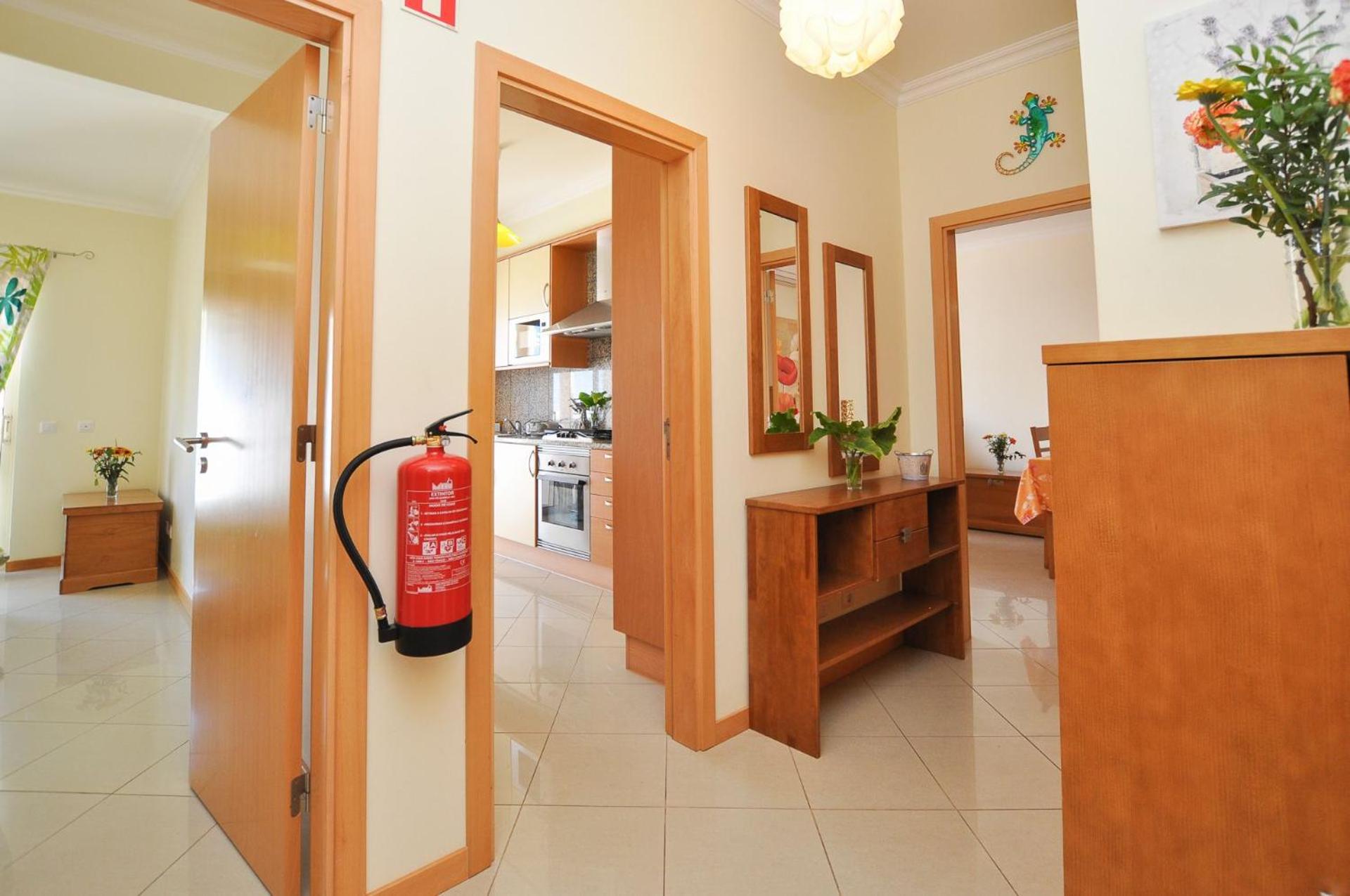 One-Bedroom Apartment with Sea View - Photo 18