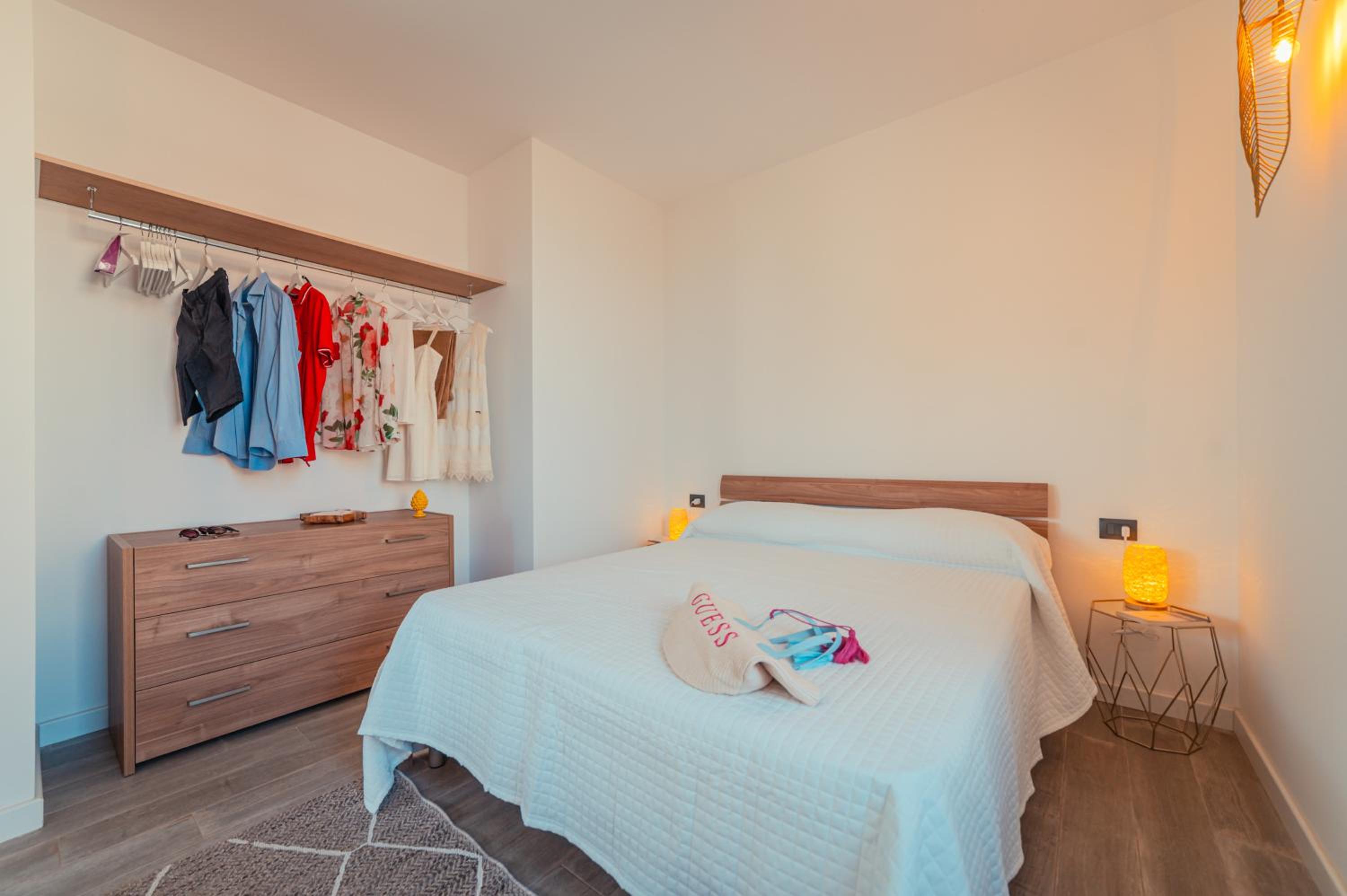 One-Bedroom Apartment - Sea Side