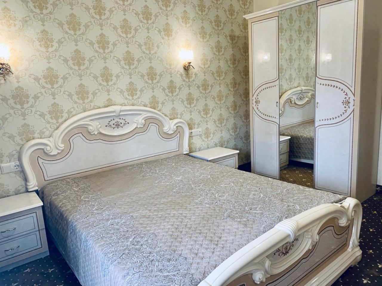 Standard Queen Room photo 3