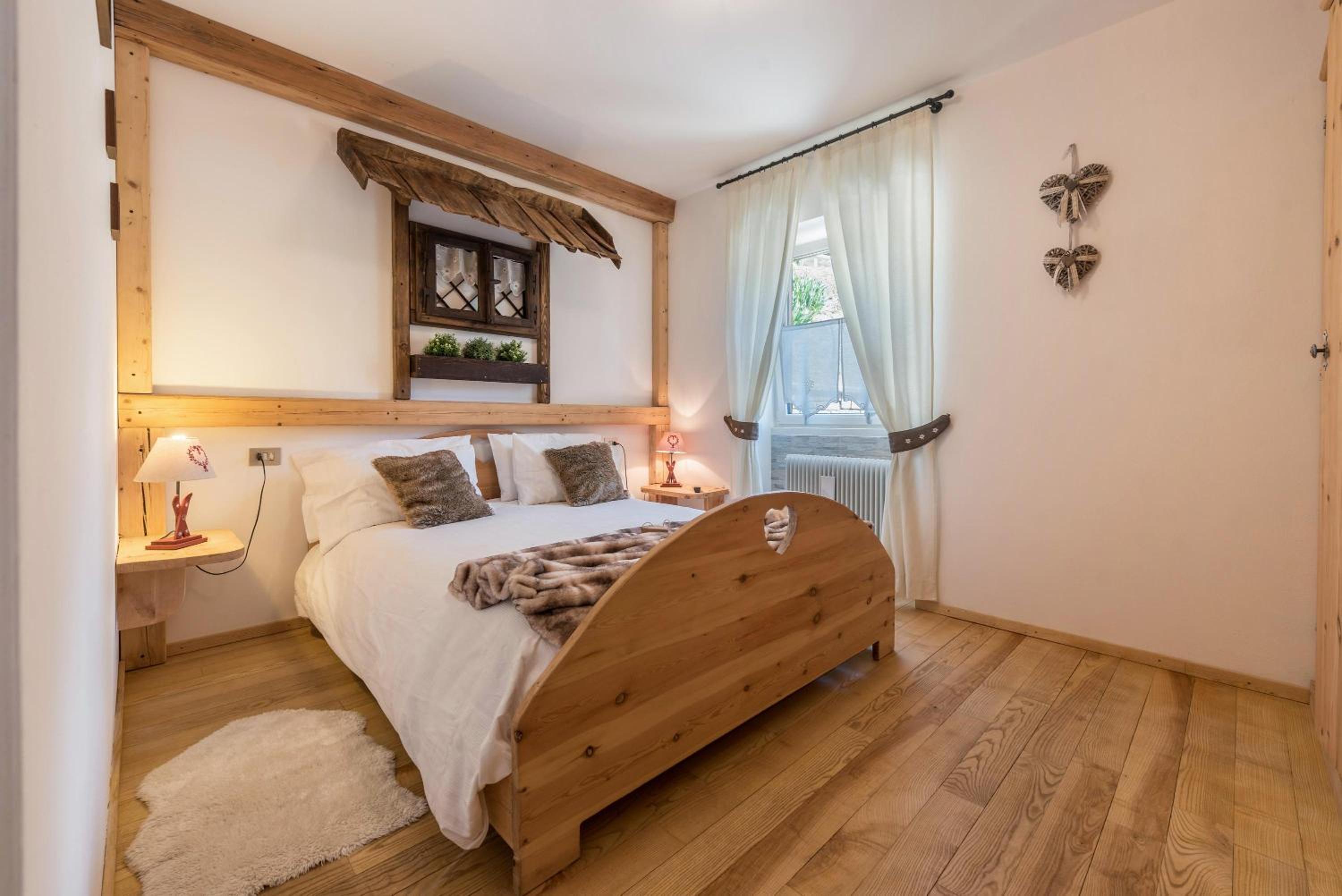 Two-Bedroom Deluxe Apartment with Balcony photo 2