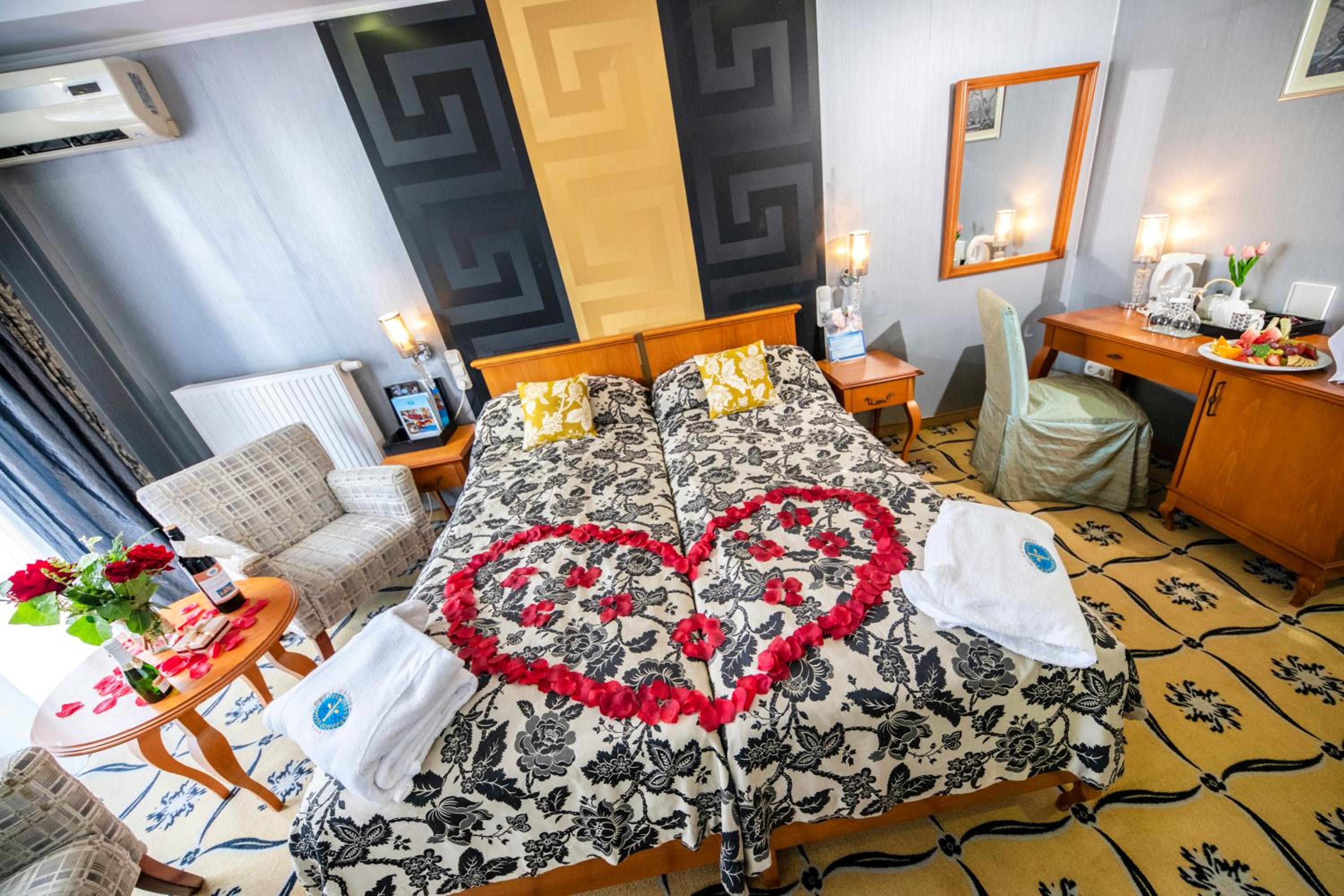 Double Room - Photo 3