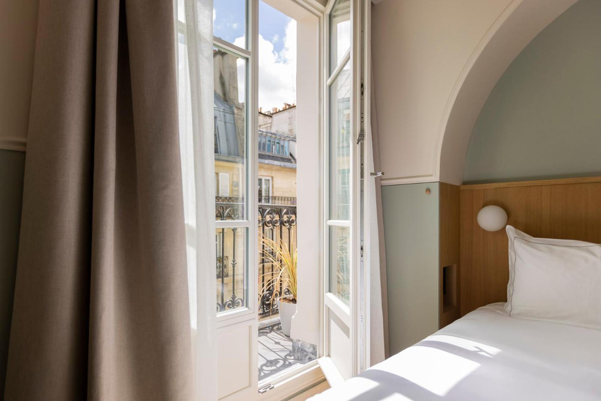 Superior Double Room with Balcony photo 2