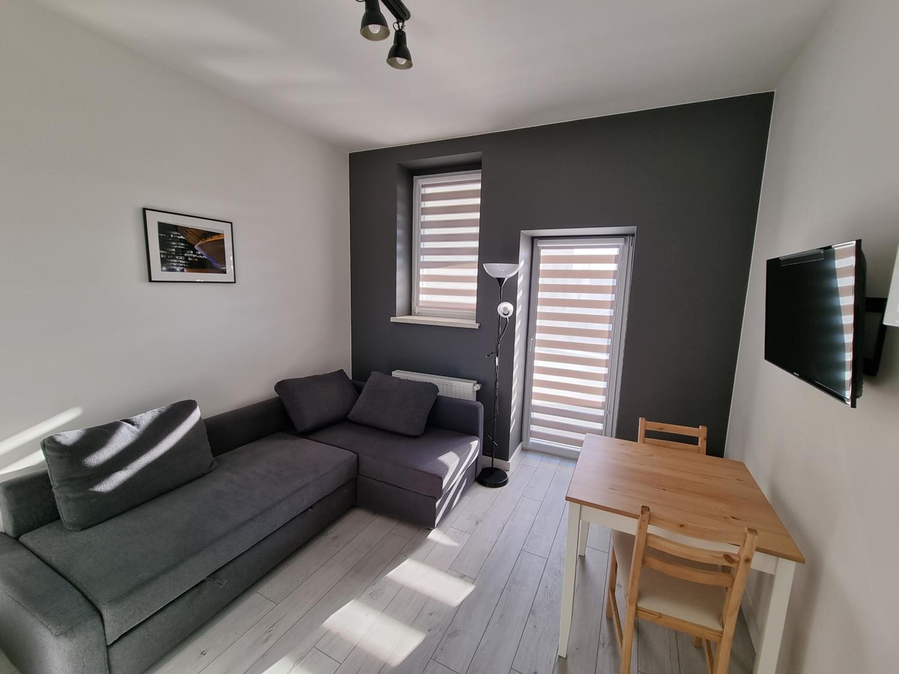 Studio with Balcony - Photo 4