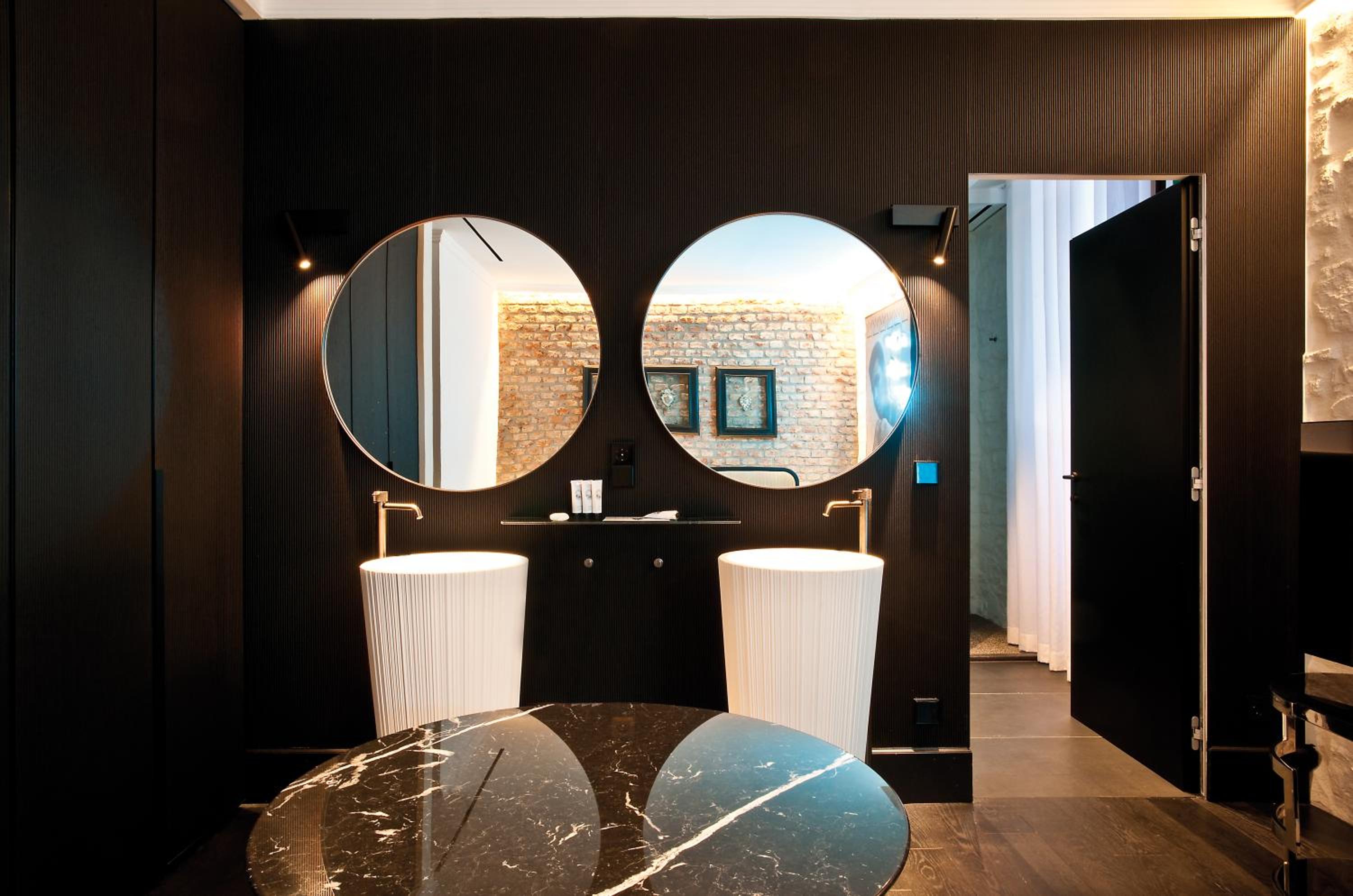 Suite - Photo 7