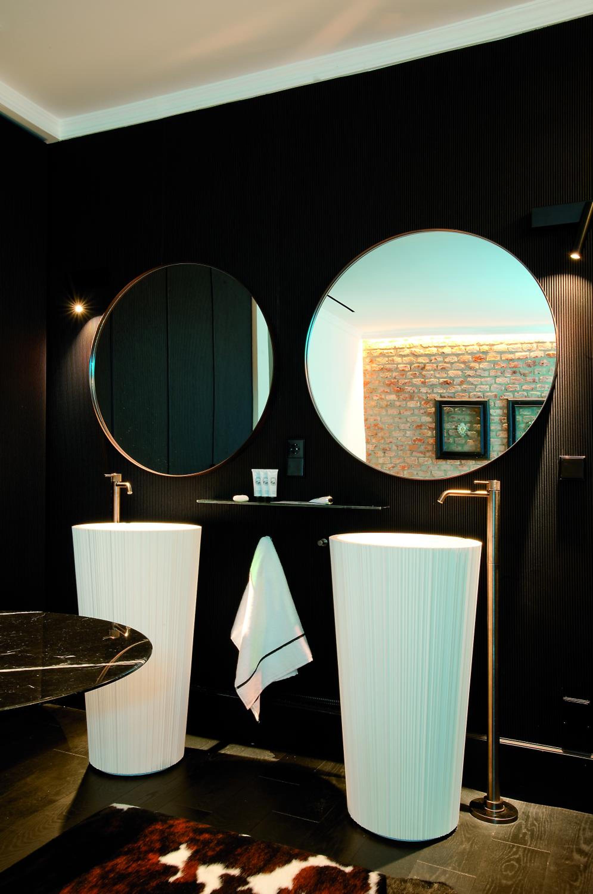 Suite - Photo 6