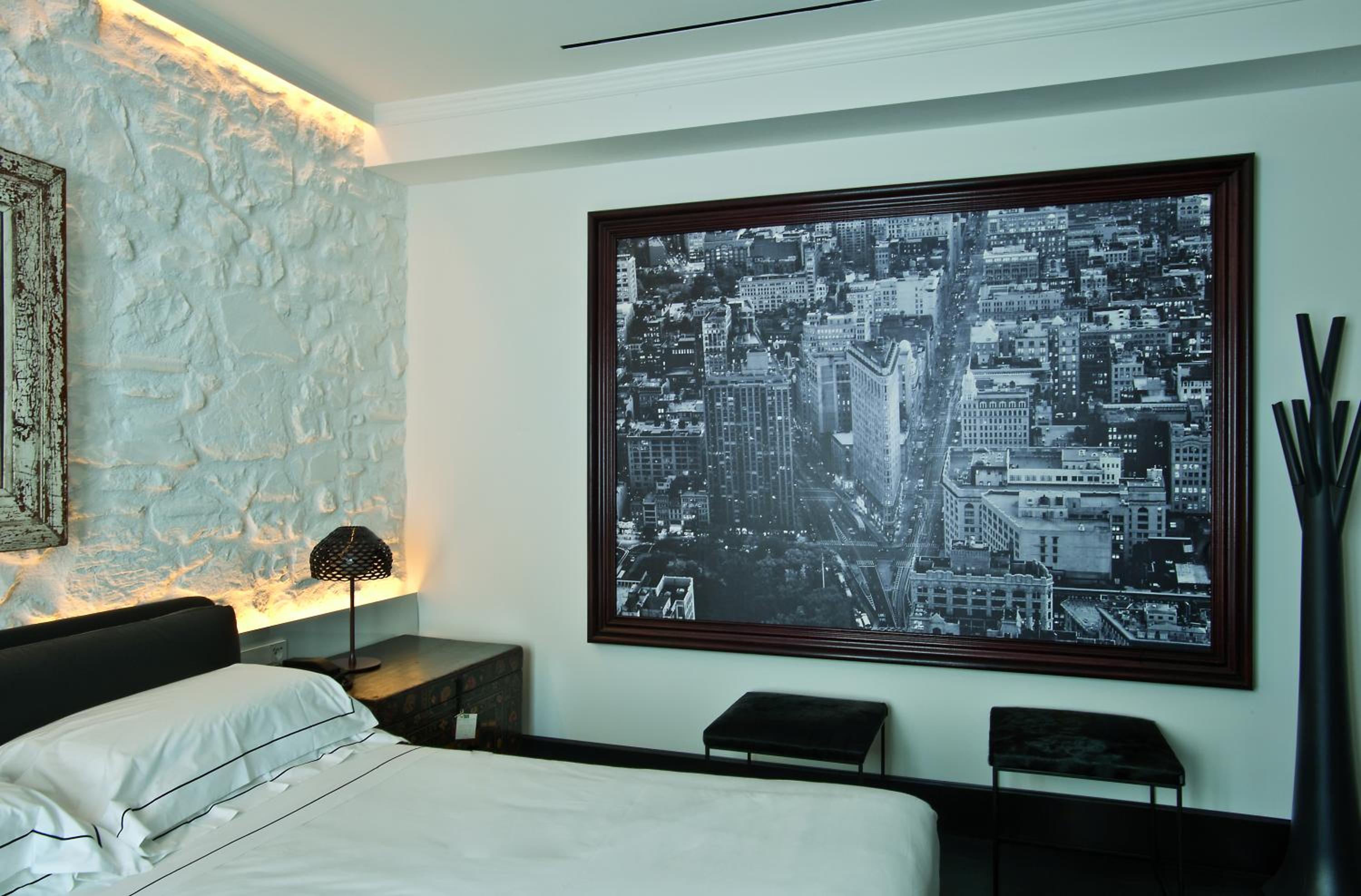 Suite - Photo 15