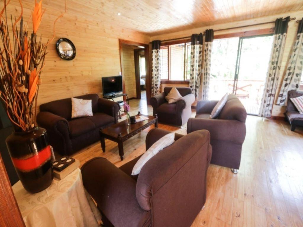 Family Room - Photo 6