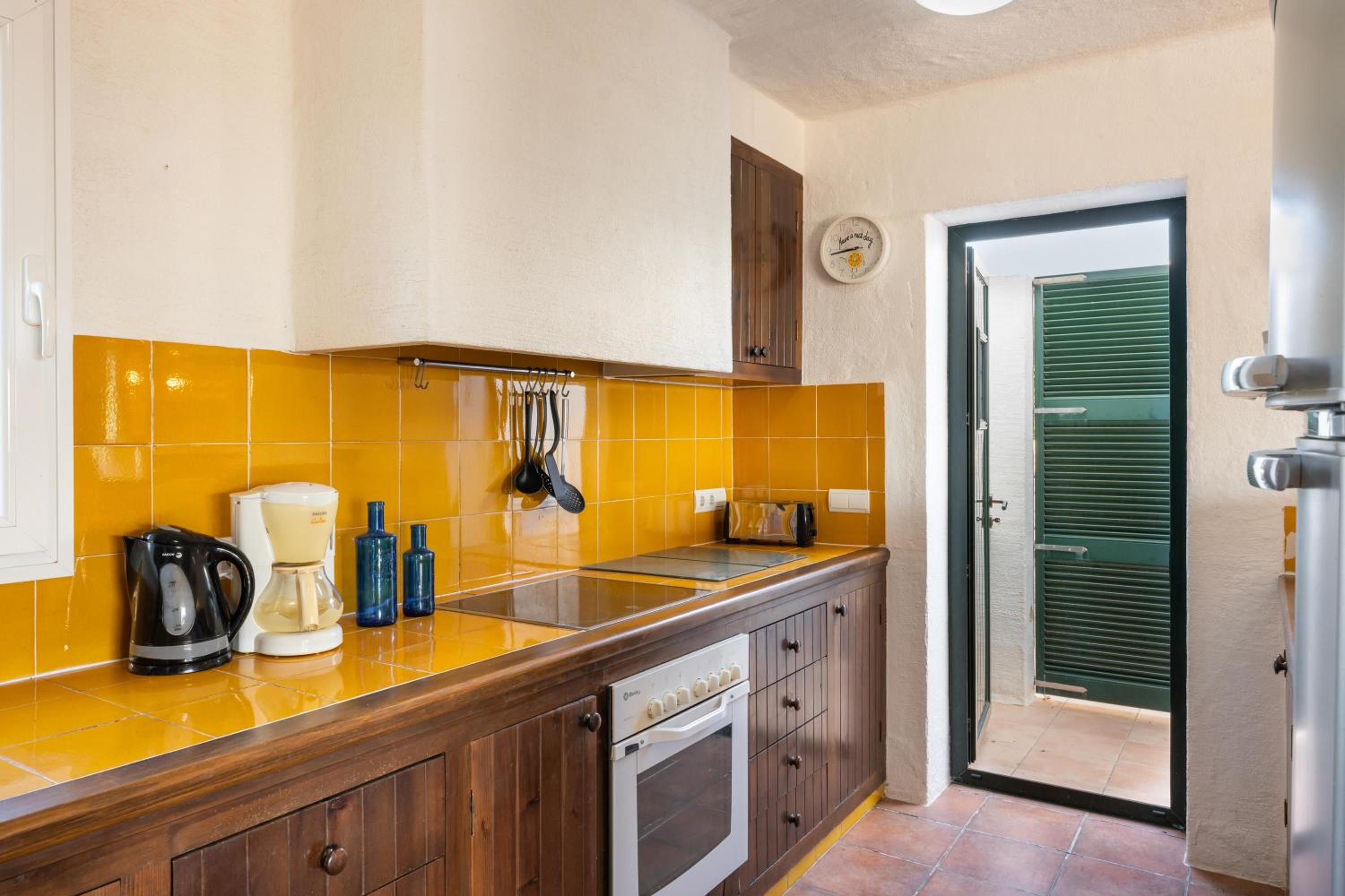 Villa with Sea View - Photo 13