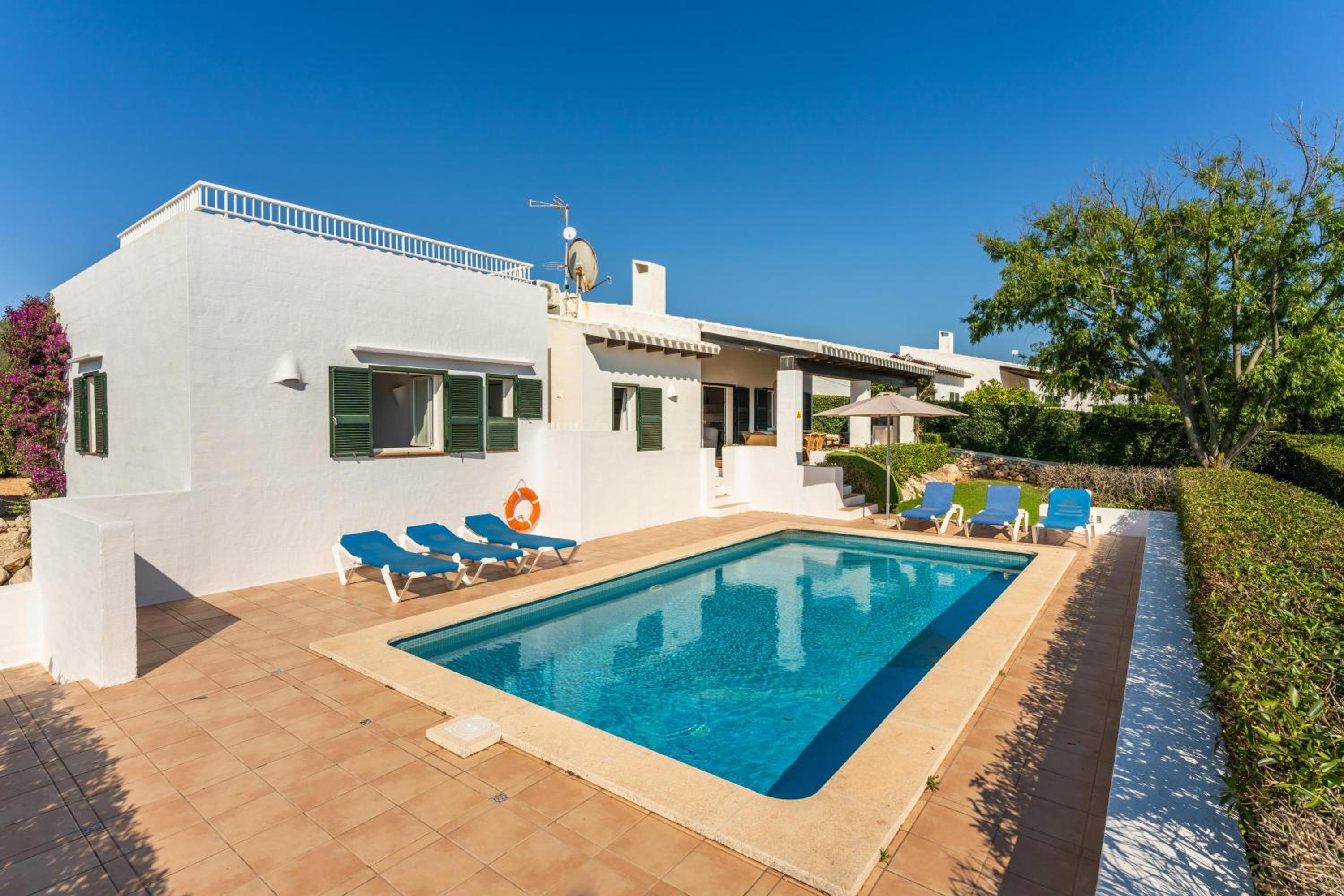 Villa with Sea View - Photo 18