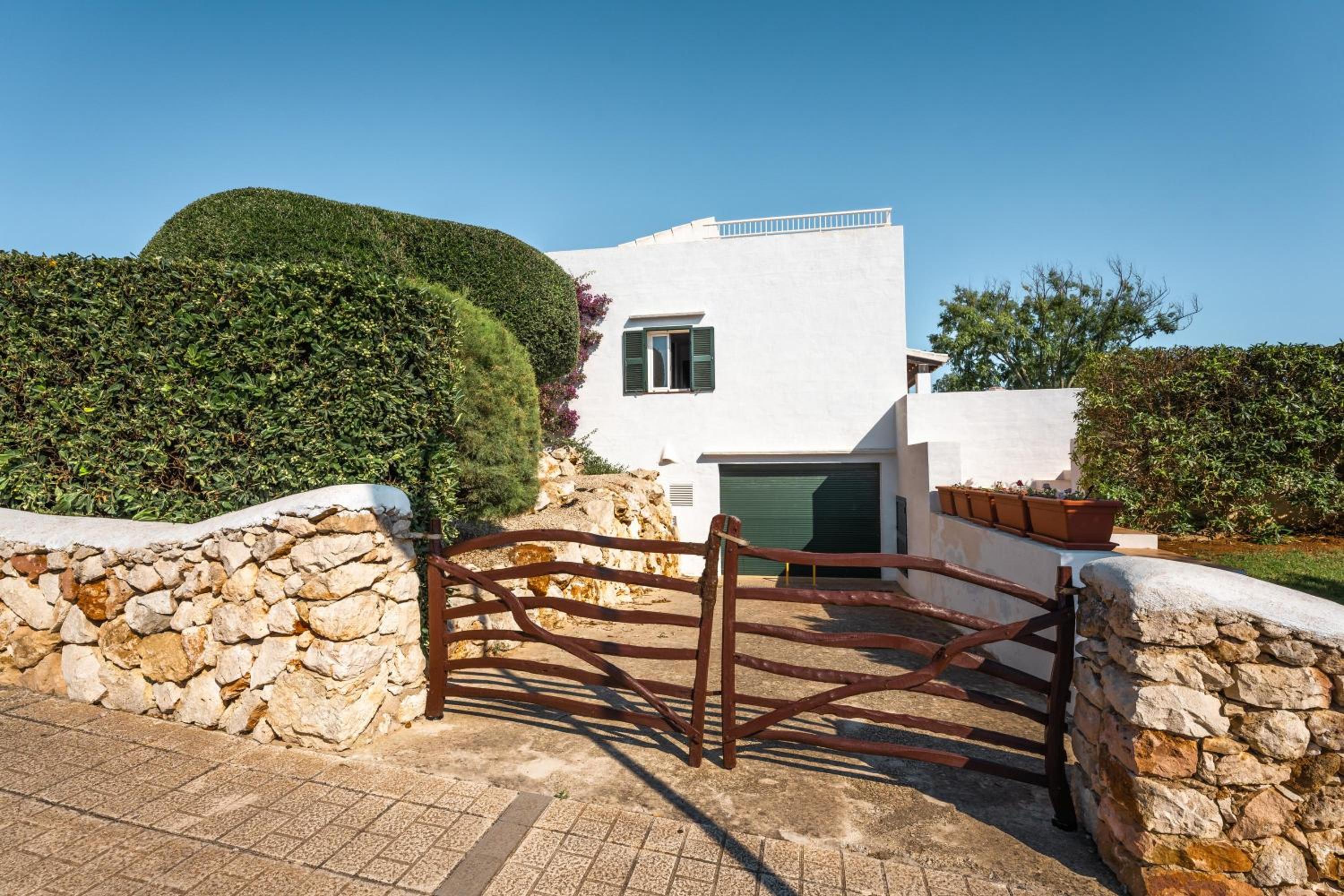 Villa with Sea View - Photo 8