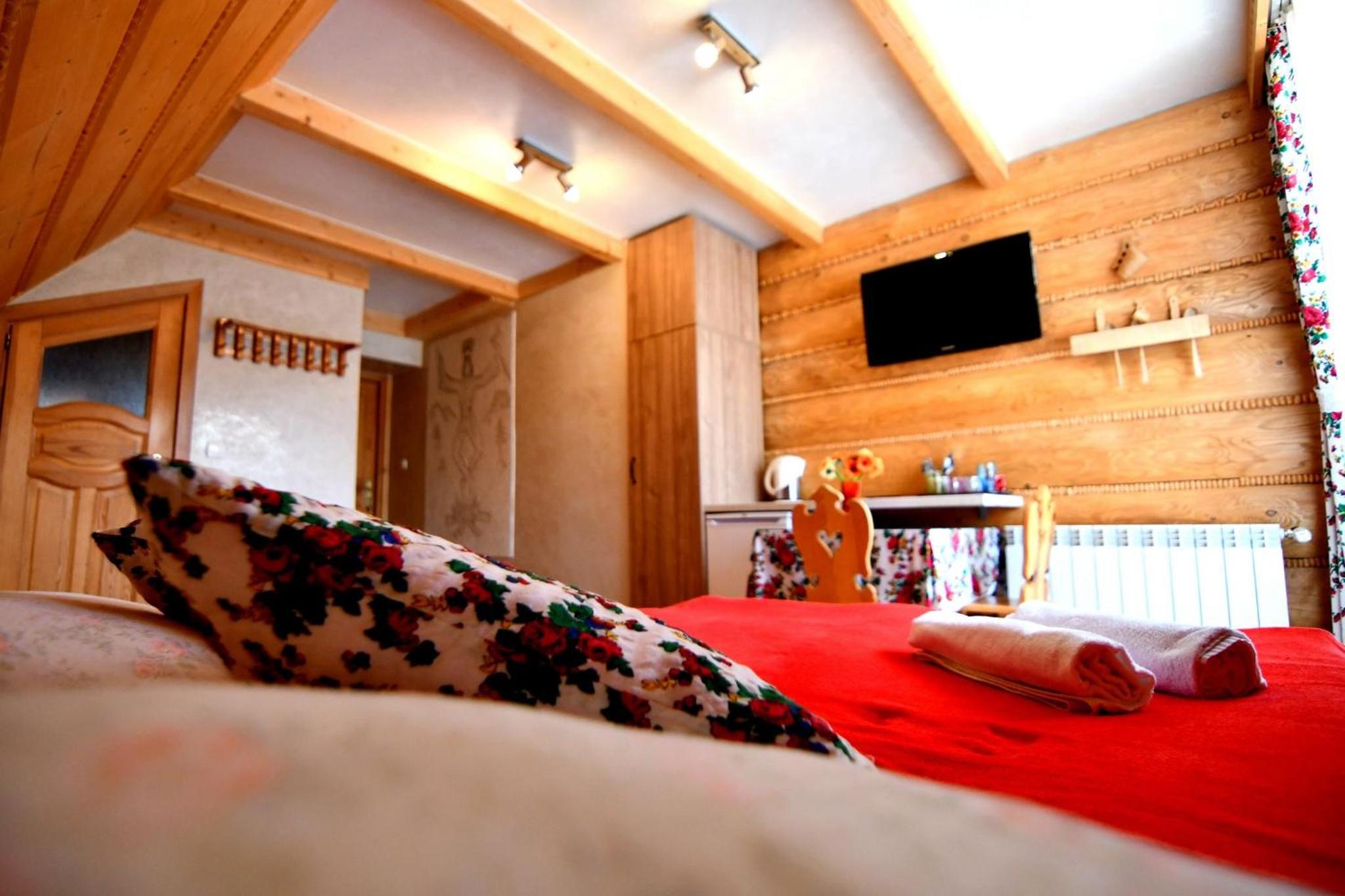 Quadruple Room with Double Bed and Balcony - Photo 17