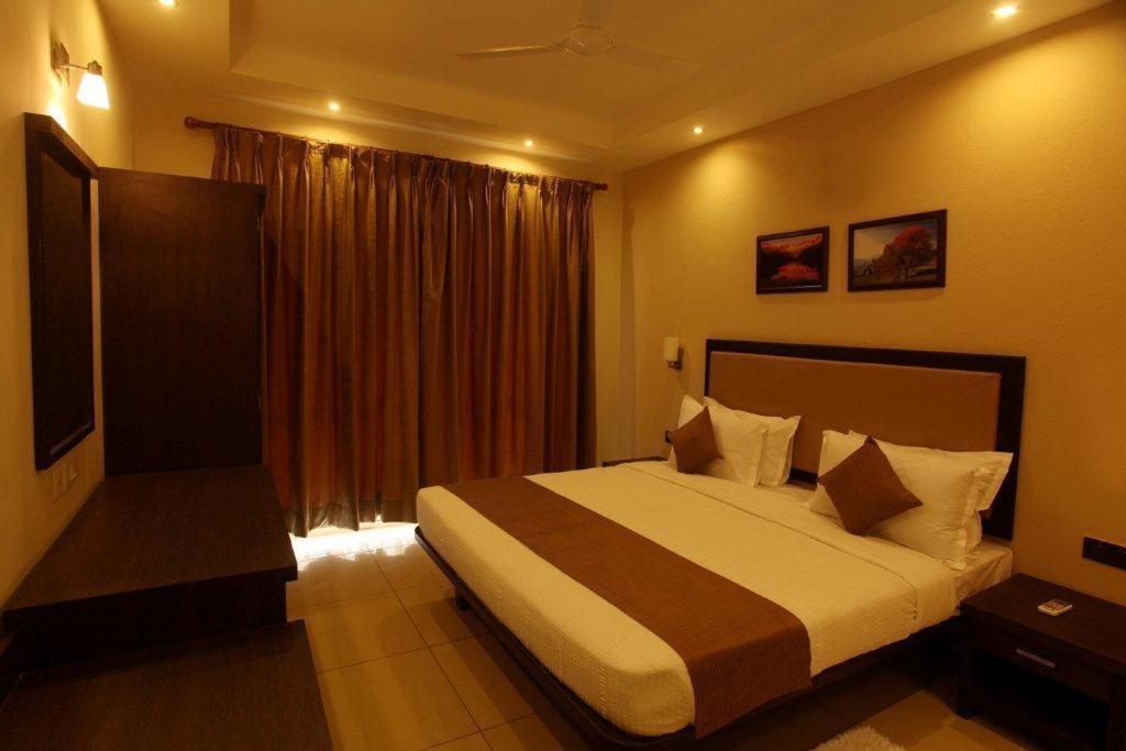Premier One-Bedroom Apartment