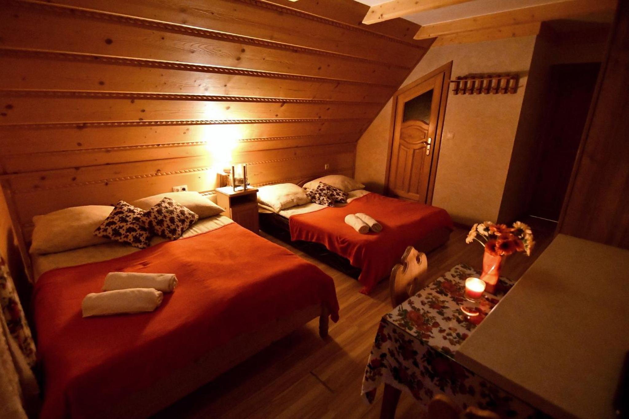 Quadruple Room with Double Bed and Balcony - Photo 18