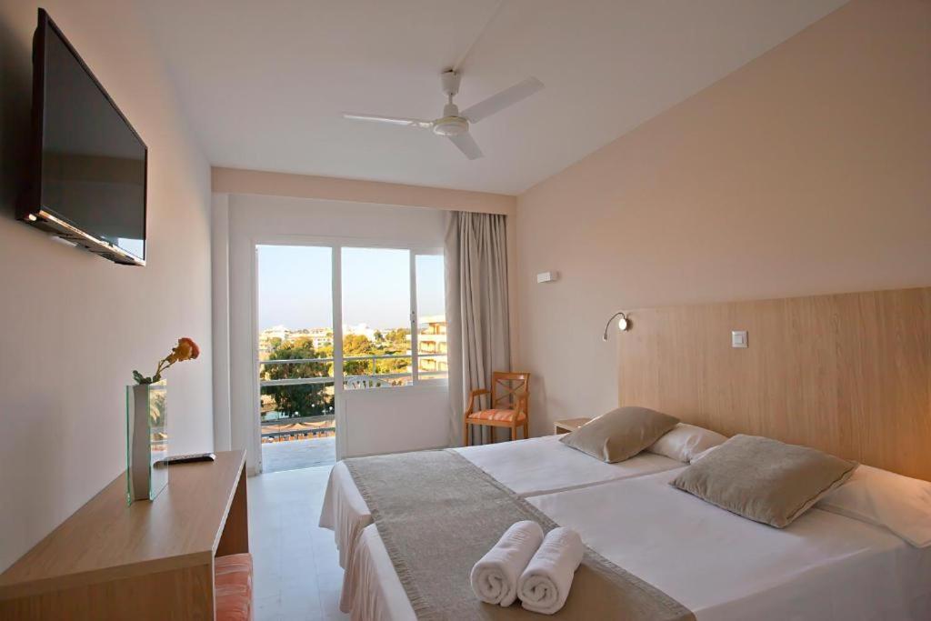 Superior Twin Room with Balcony