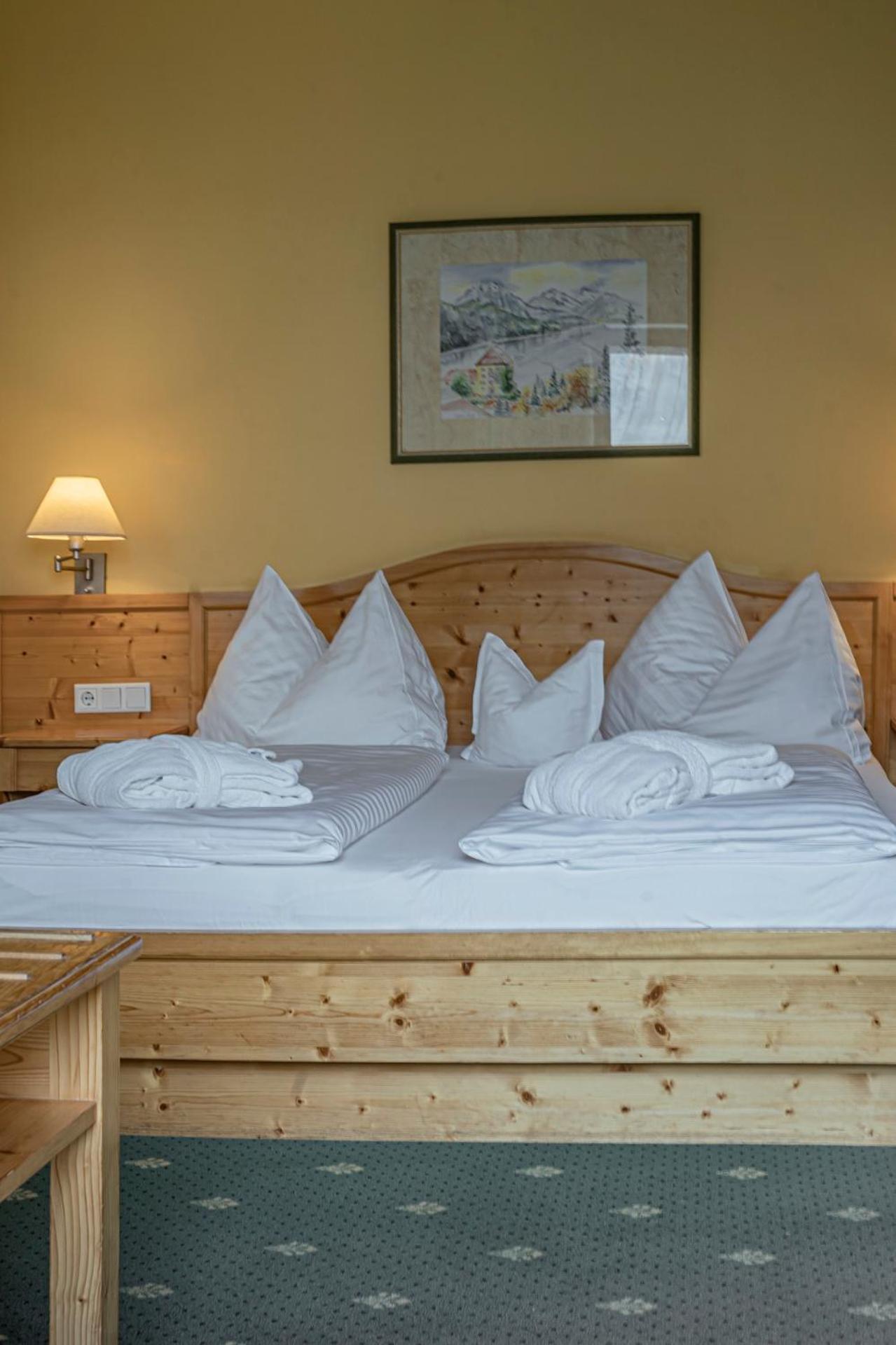Standard Queen Room