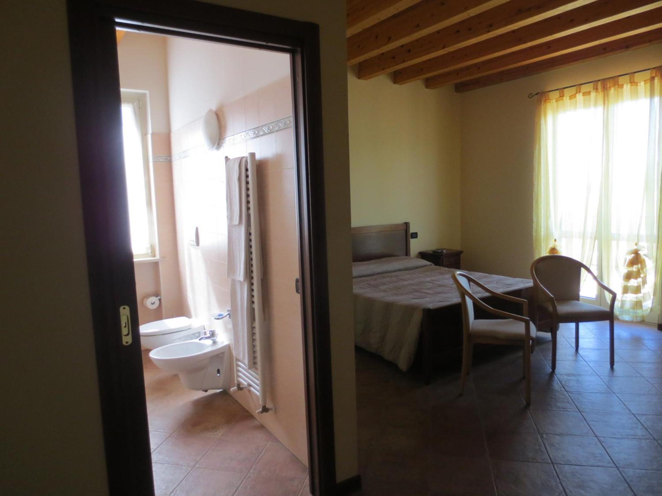 Single Room photo 2