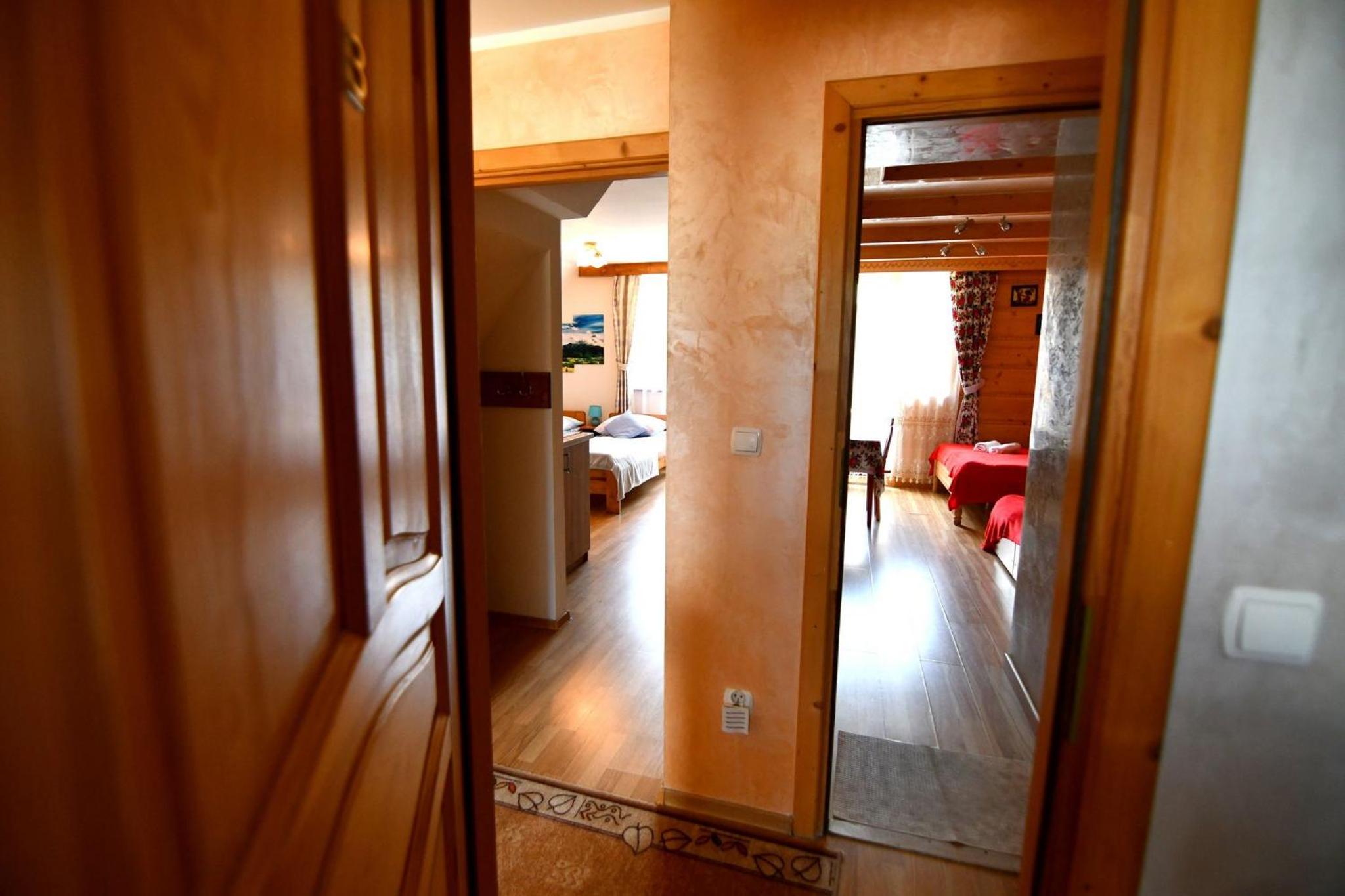 Quadruple Room with Double Bed and Balcony - Photo 7