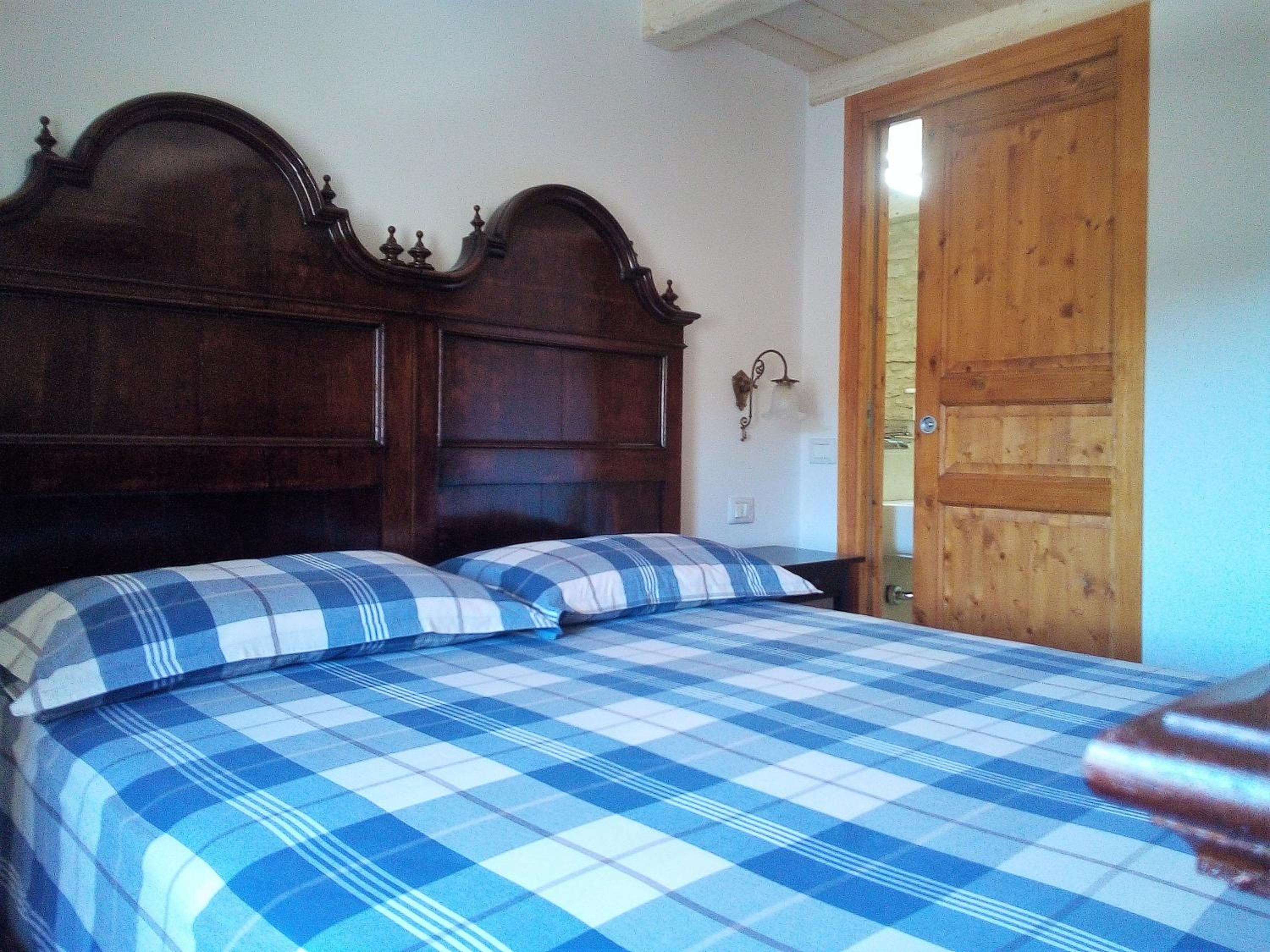 Double Room with Private Bathroom - Photo 3