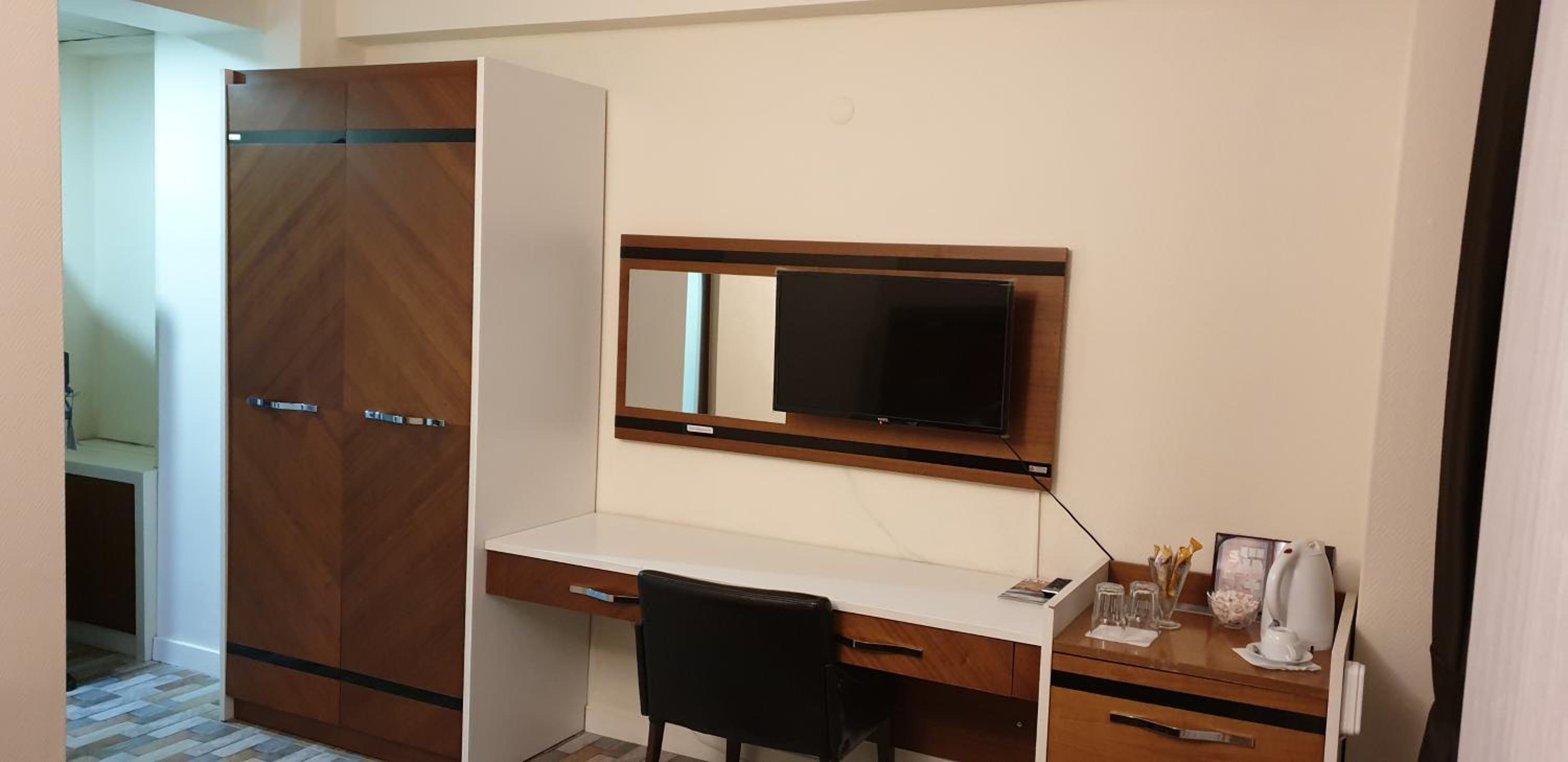 Standard Twin Room photo 3