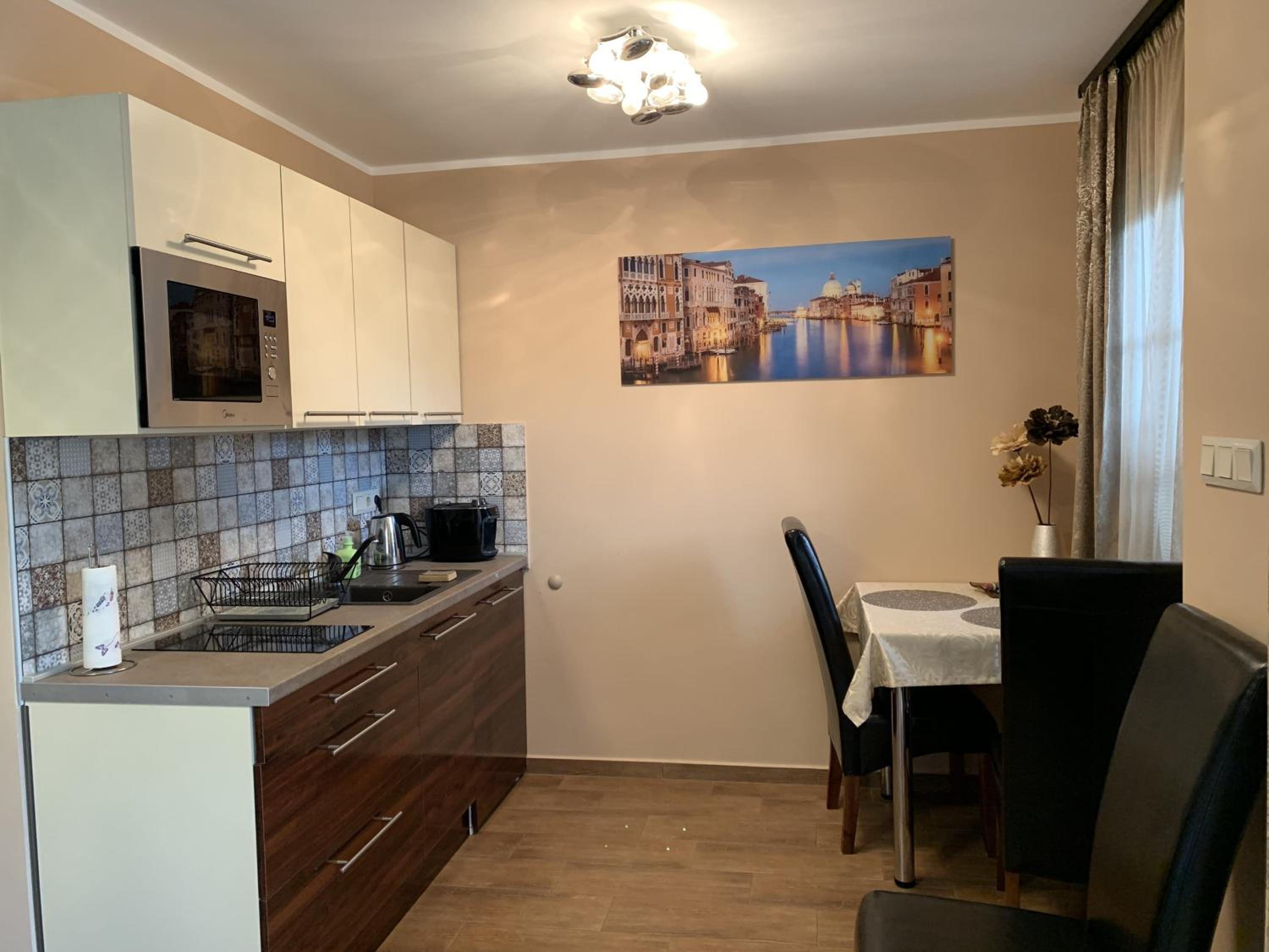 One-Bedroom Apartment - Photo 5