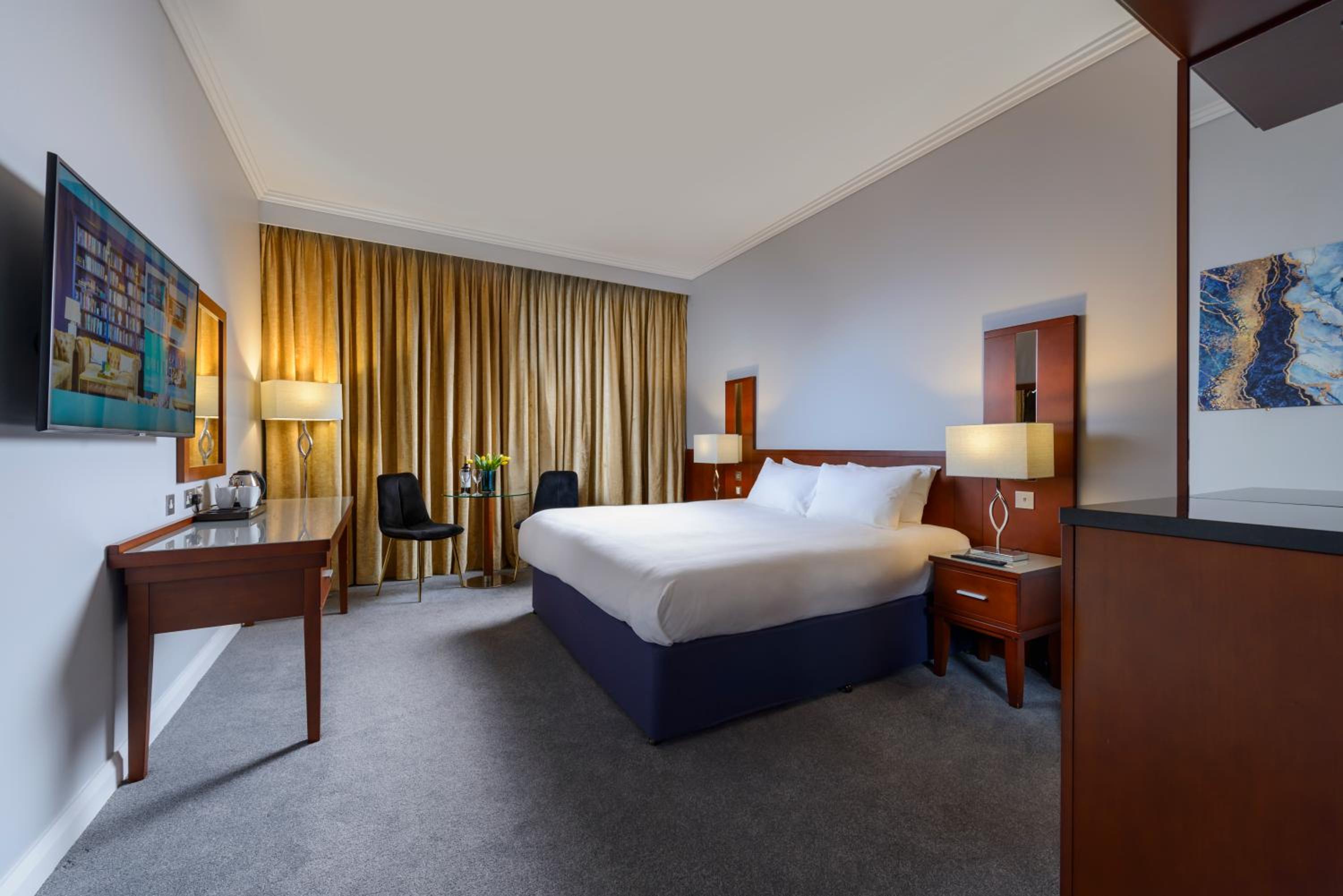 Double or Twin Room - Photo 2