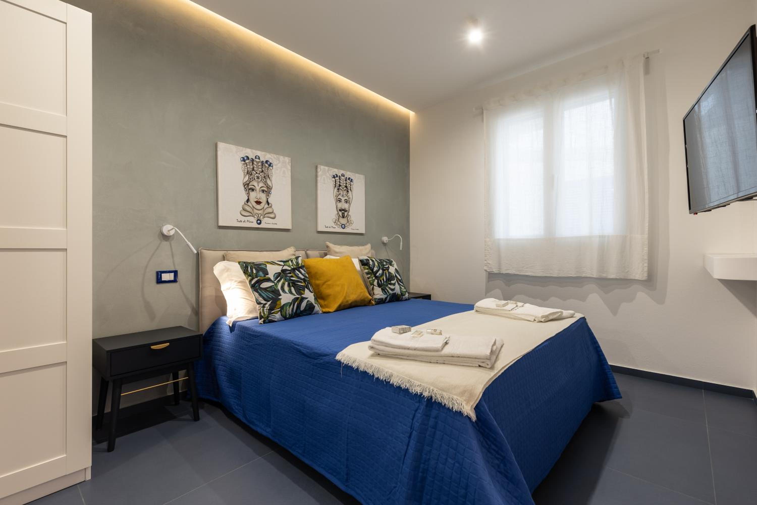 Suite Lit King-Size - Vue sur Piscine
