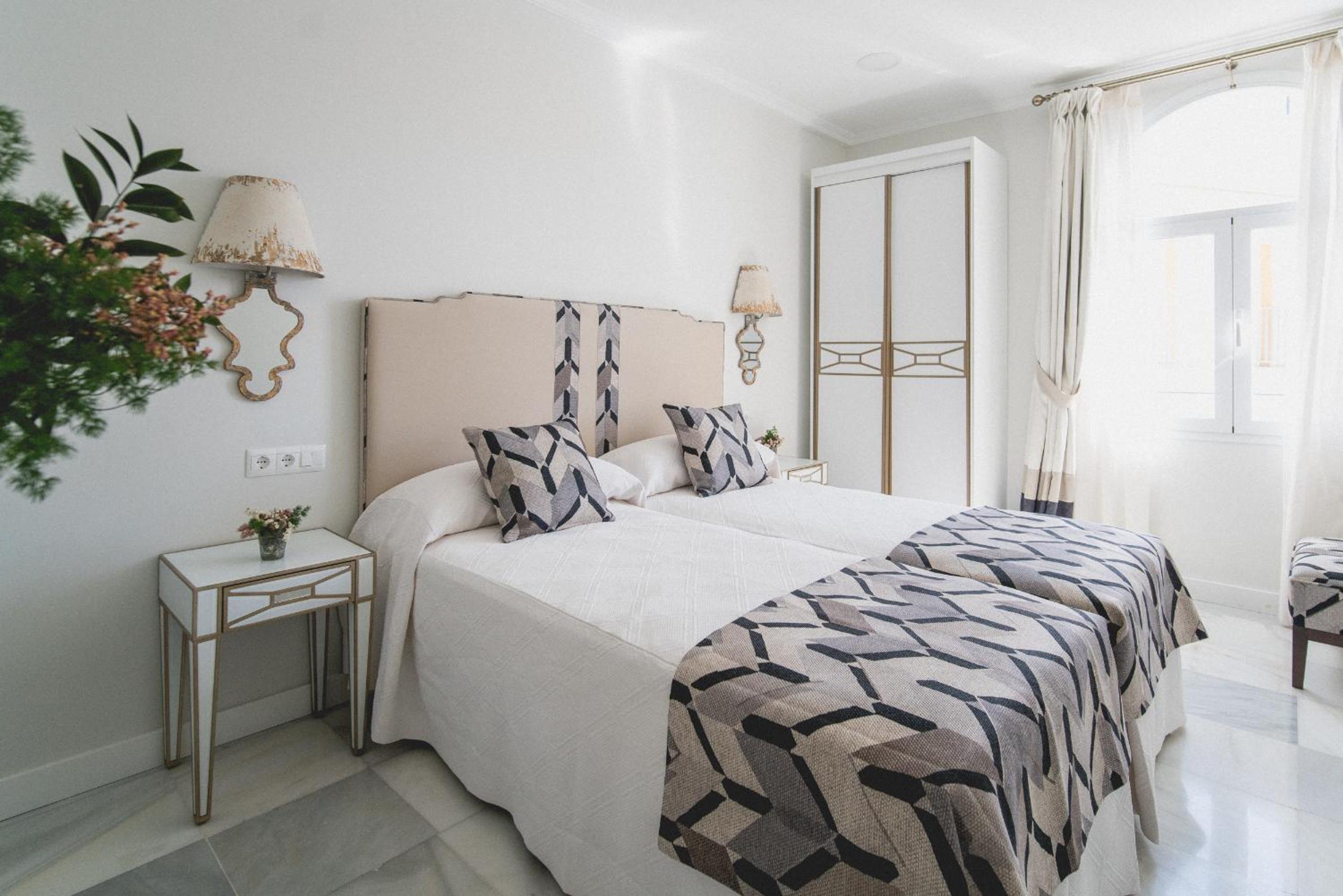 Standard Apartment - Twin - Photo 1