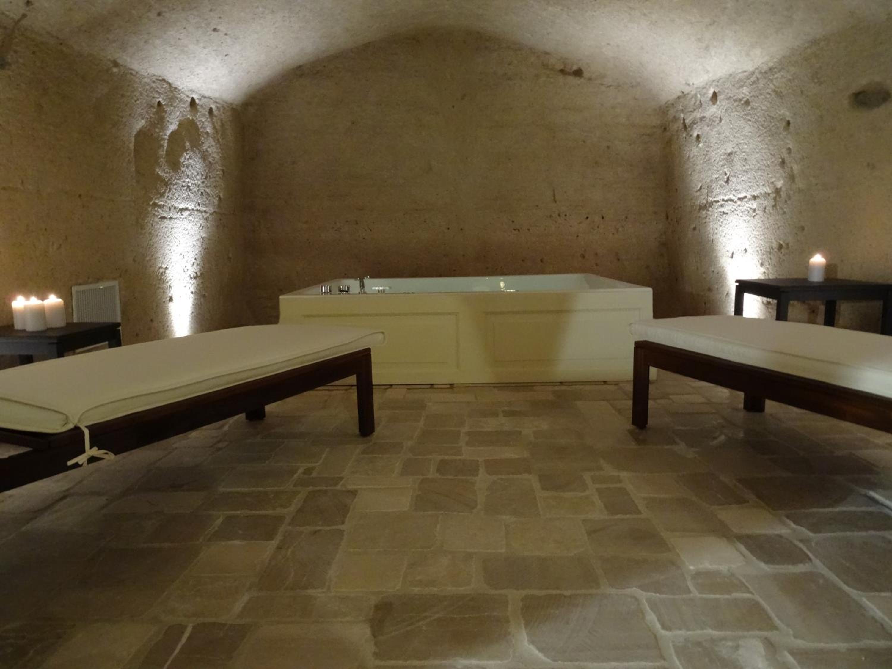 Queen Room with Spa Bath - Photo 9