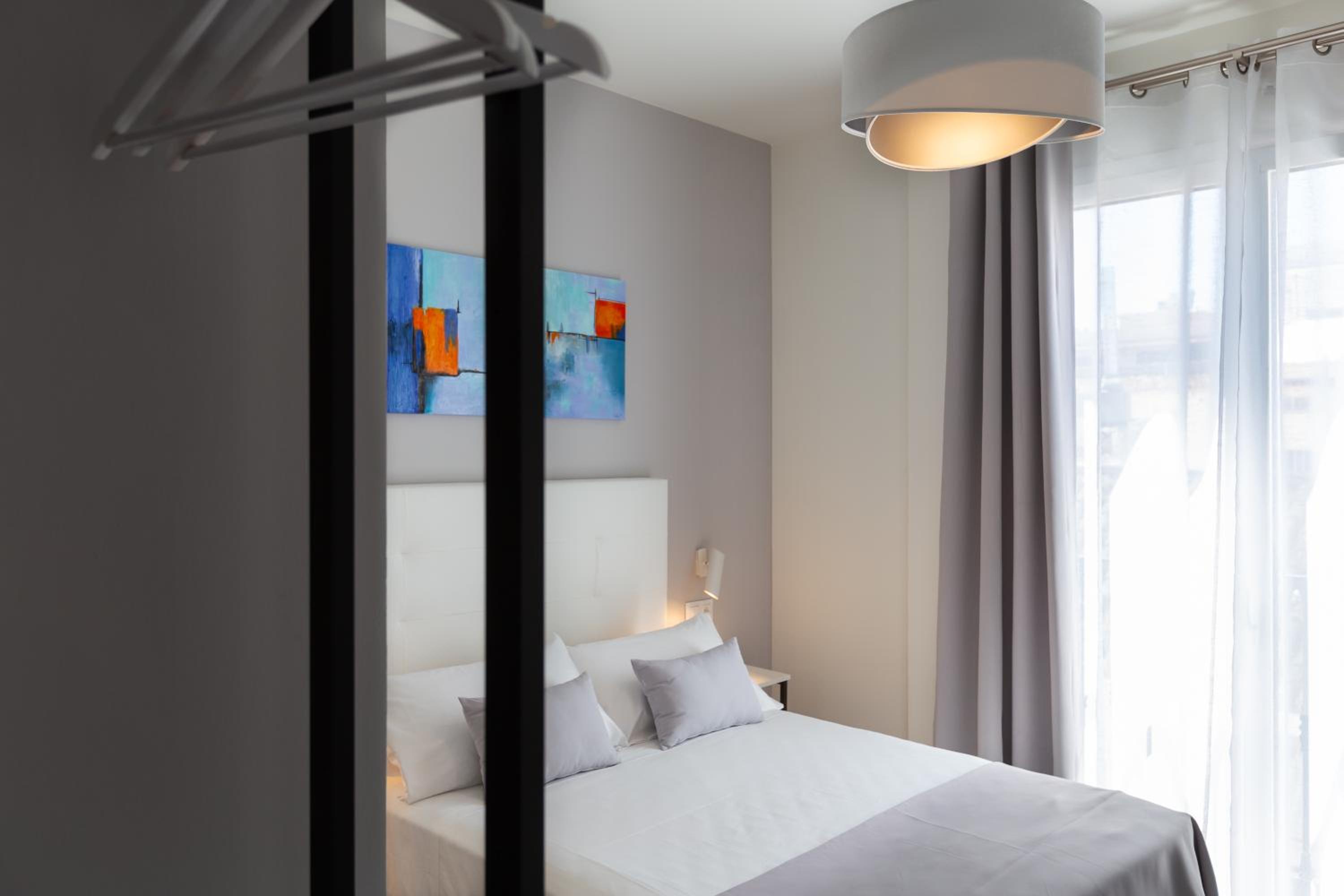 Standard Double Room - Photo 2