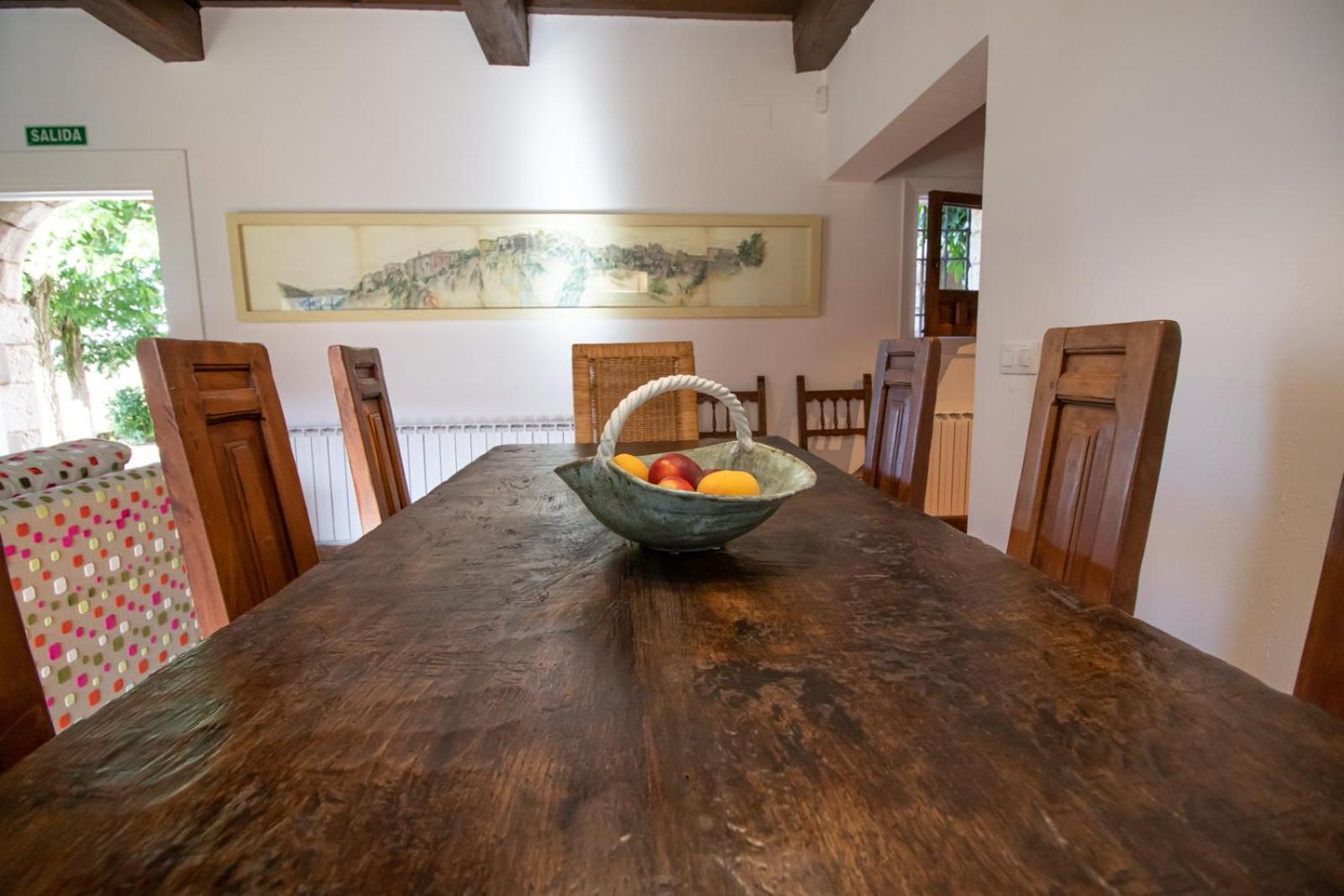 Six-Bedroom House - Photo 36