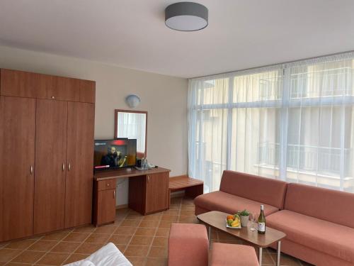 Double Room with Extra Bed - Photo 7