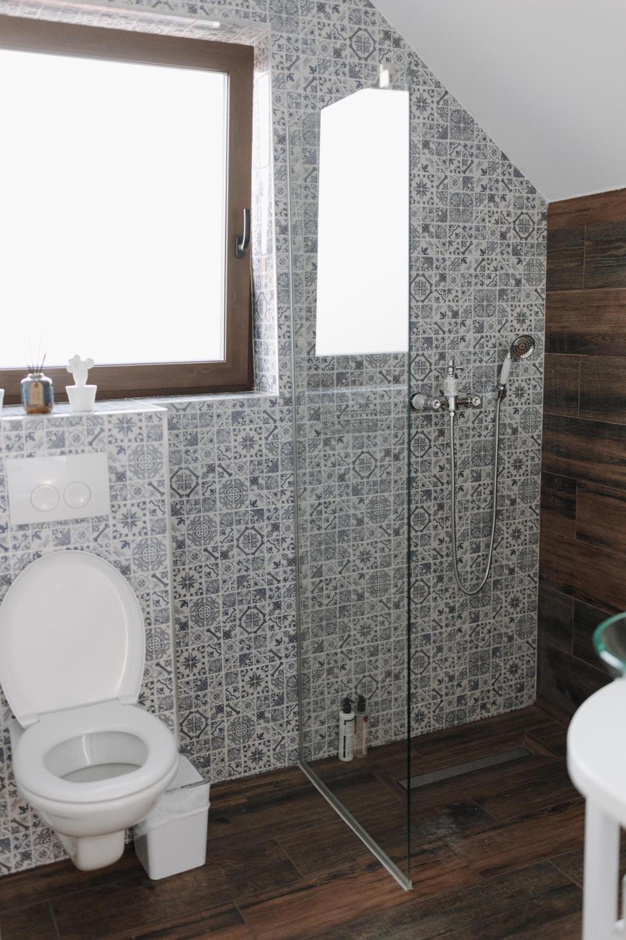 Double Room with Private Bathroom - Photo 3