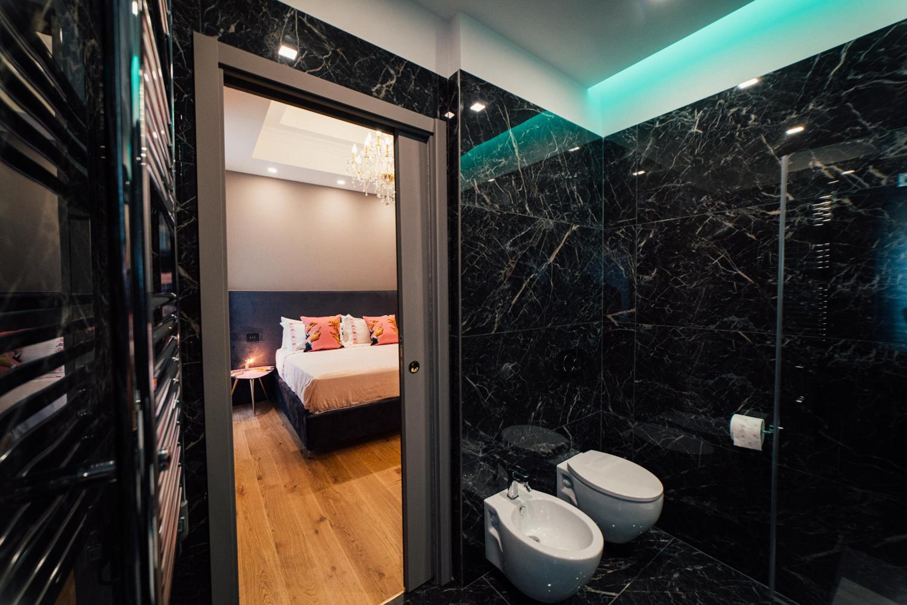 Standard Double Room - Photo 18