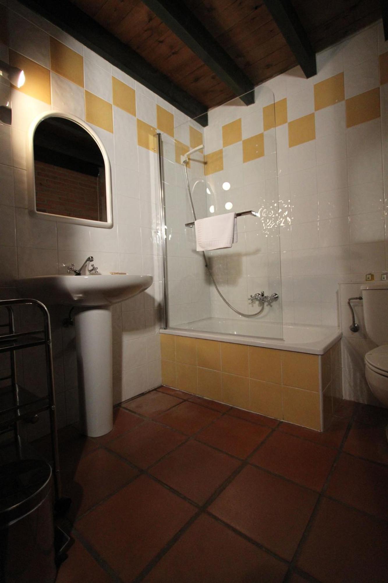 Double or Twin Room photo 3