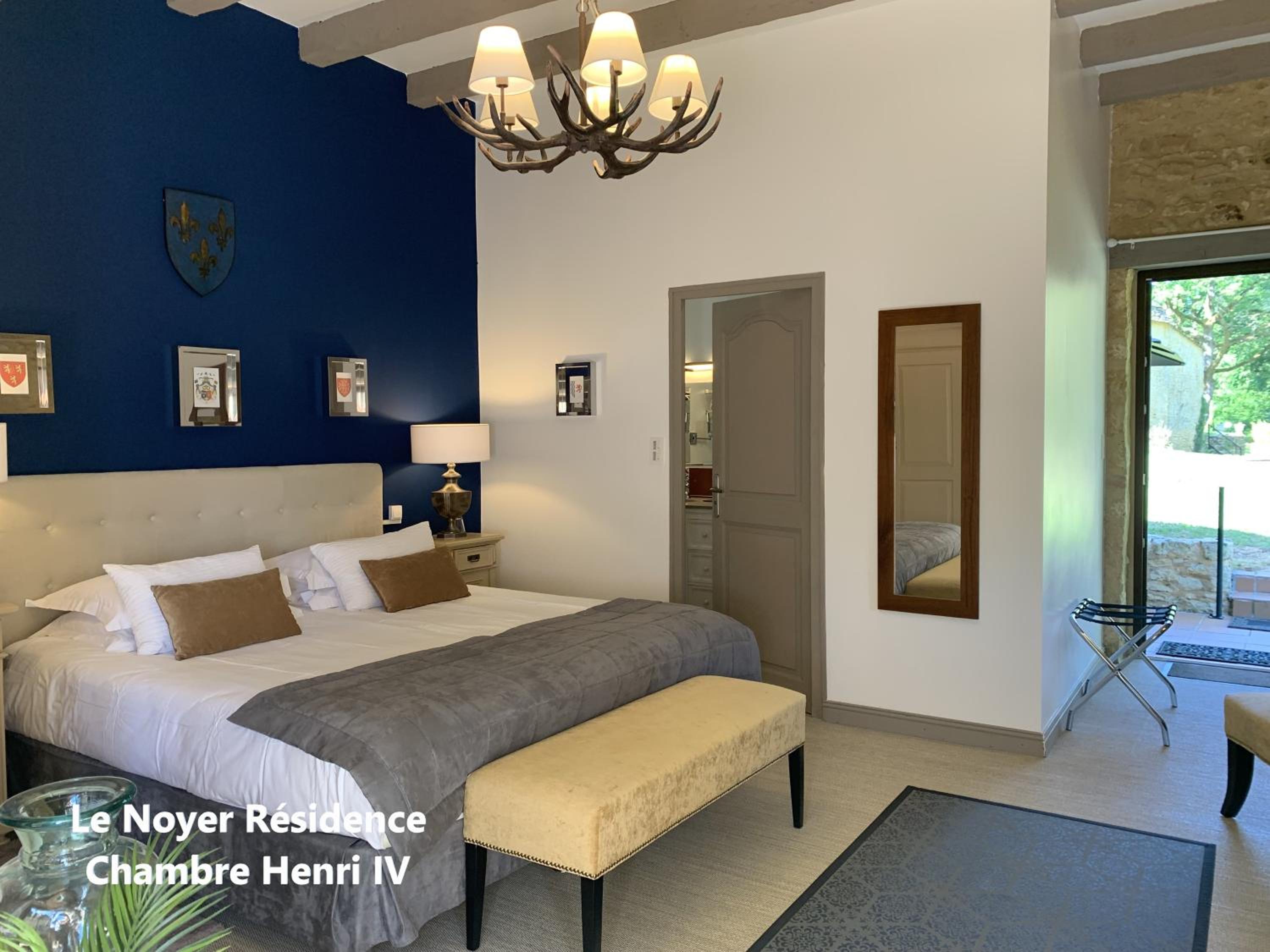Double or Twin Room with Bathroom photo 2