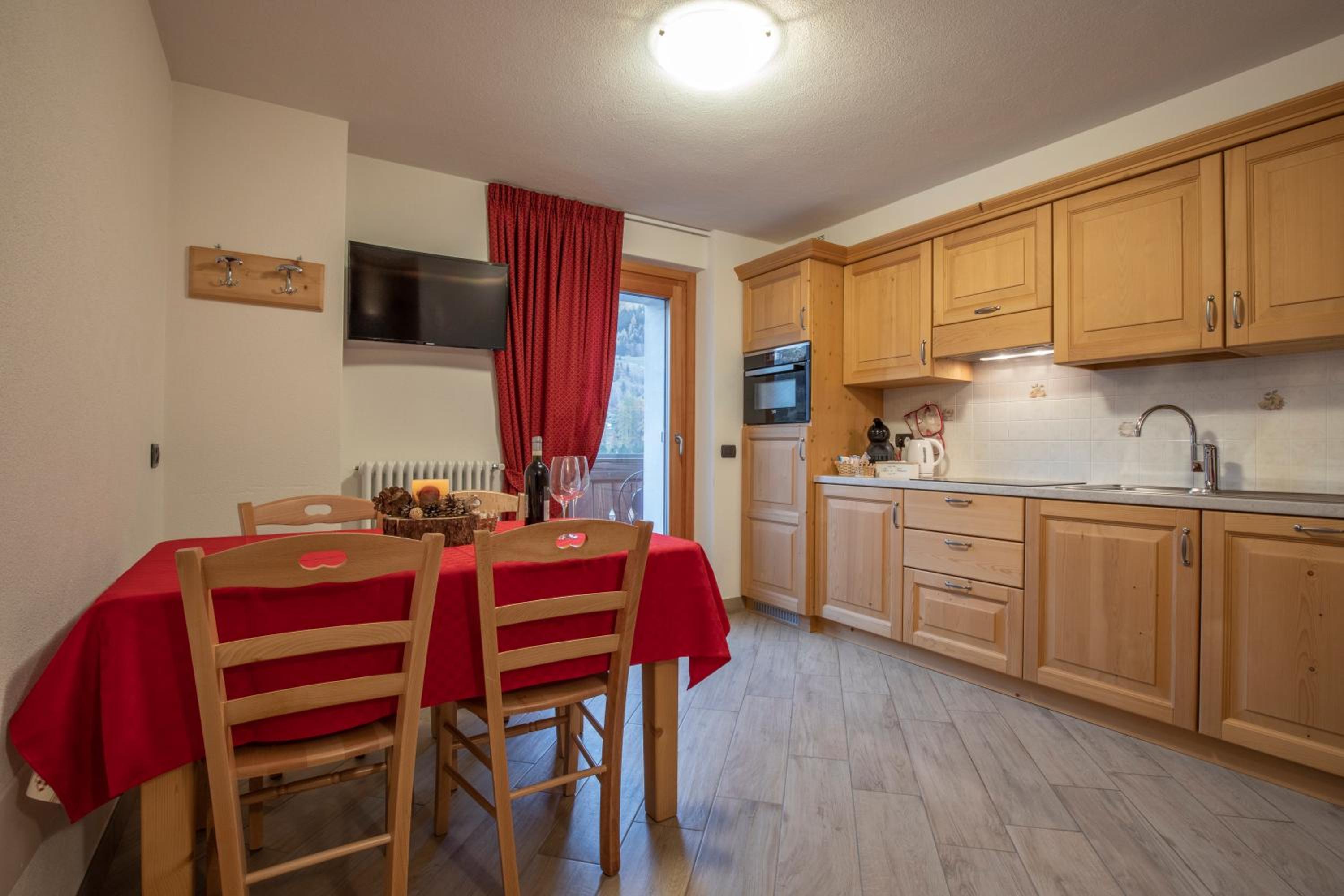 One-Bedroom Chalet - Photo 3