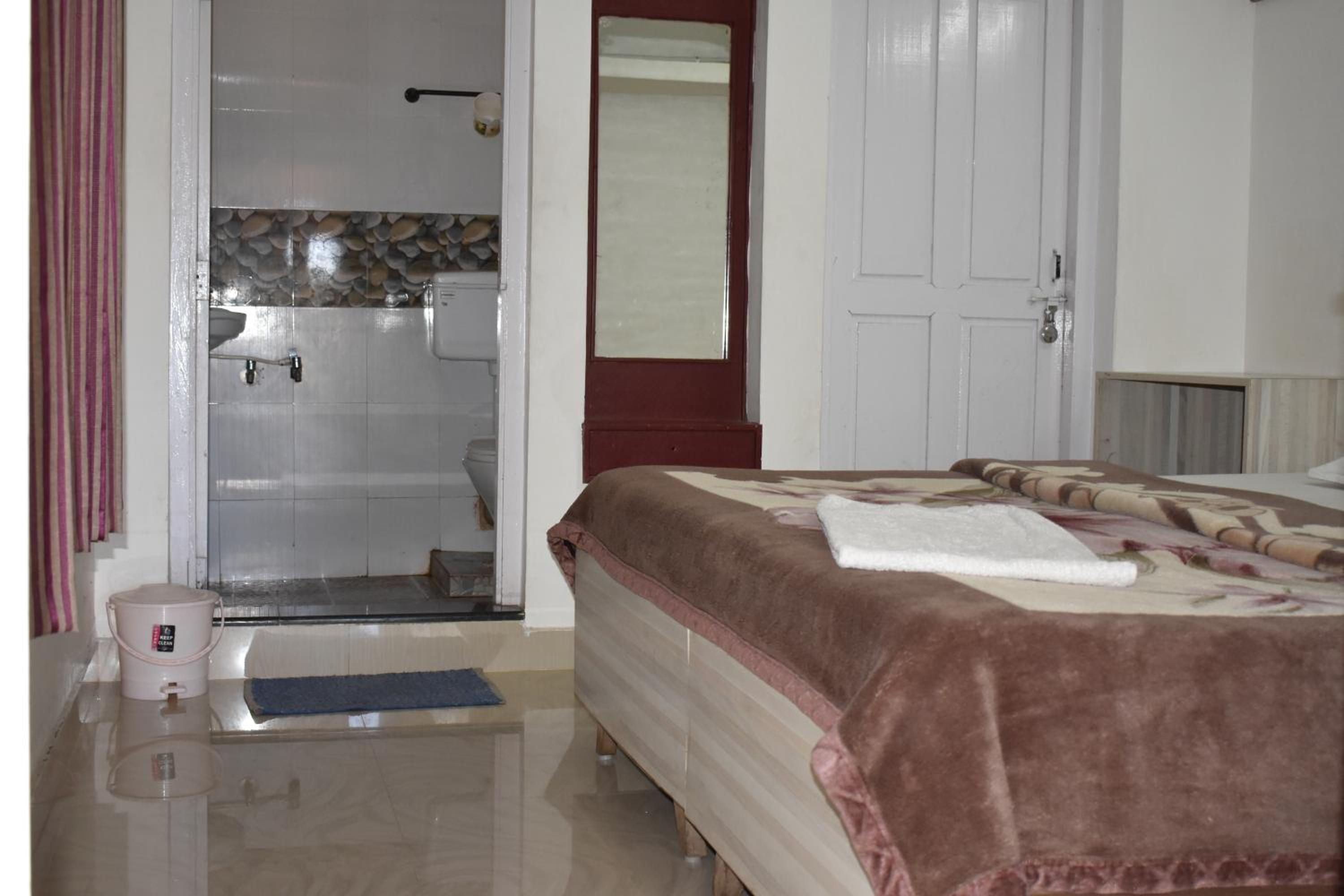 Deluxe Family Room - Photo 8