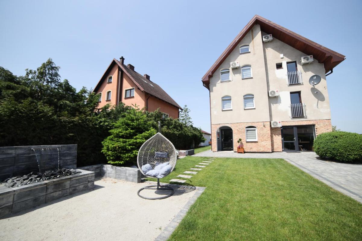 Apartment with Lake View