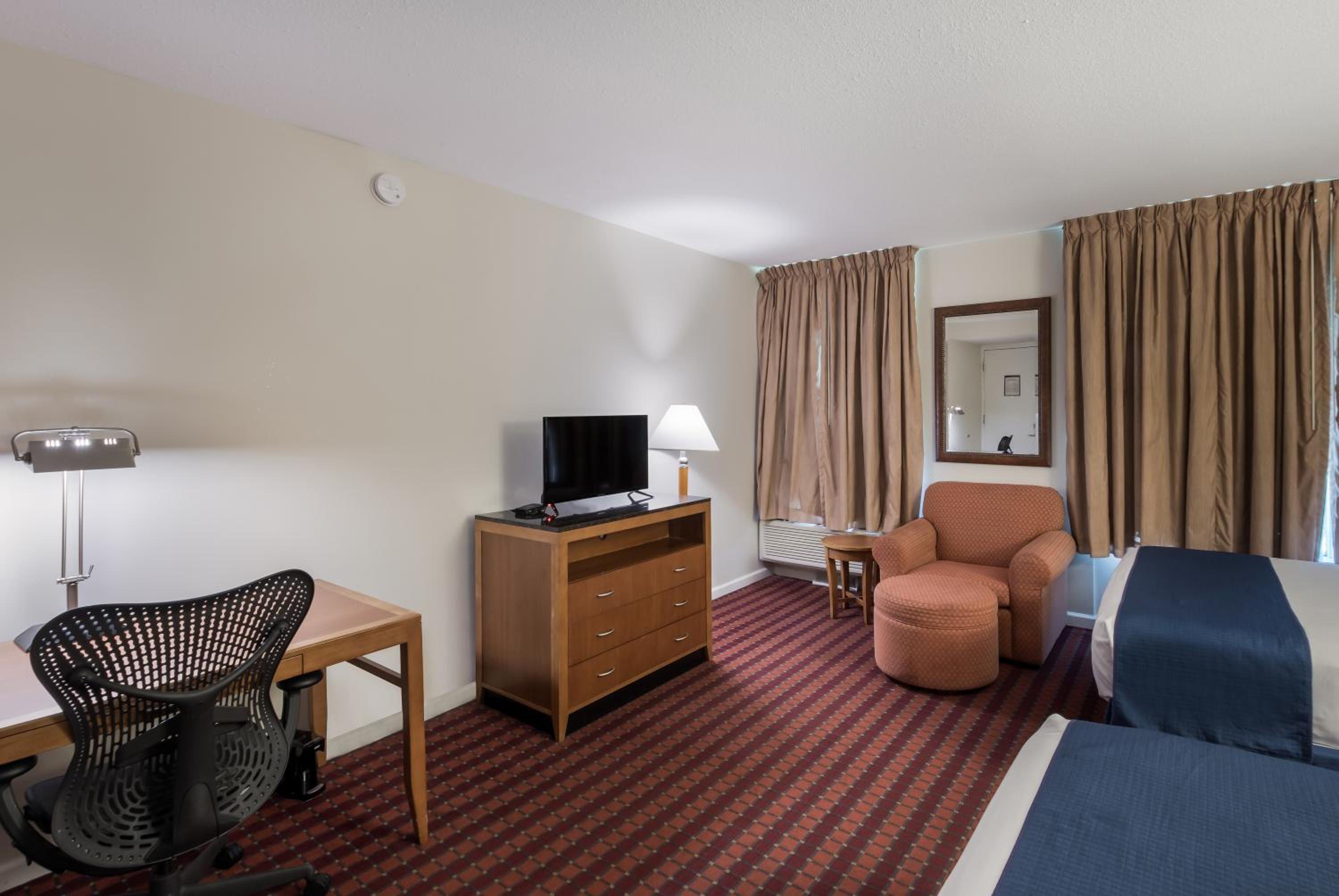 Queen Room - Photo 1