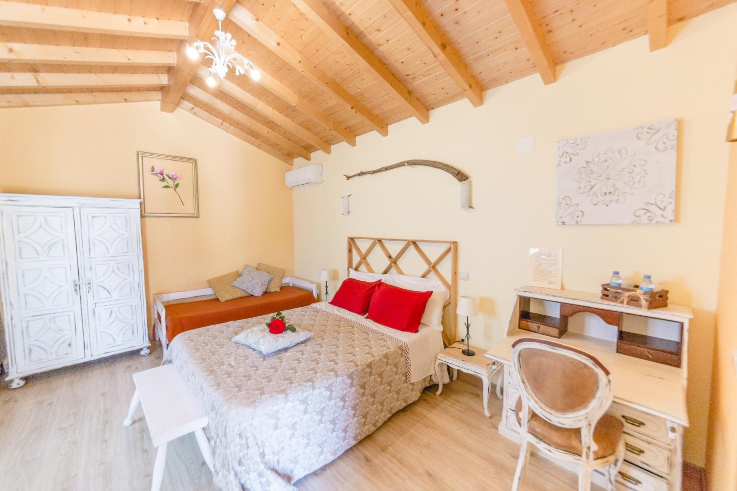 Suite with Terrace and Garden View - Photo 1