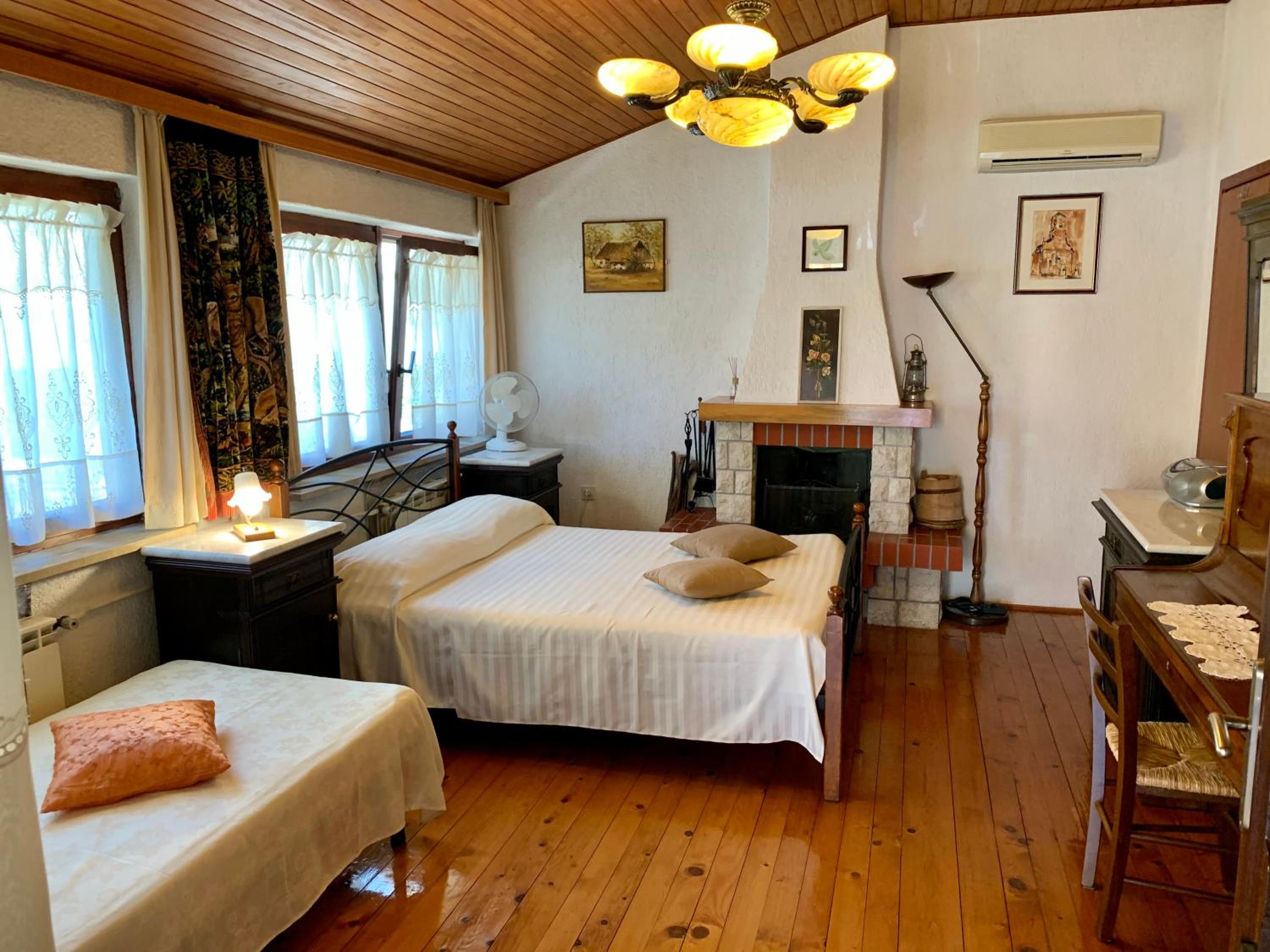 One-Bedroom Apartment With Summer Kitchen