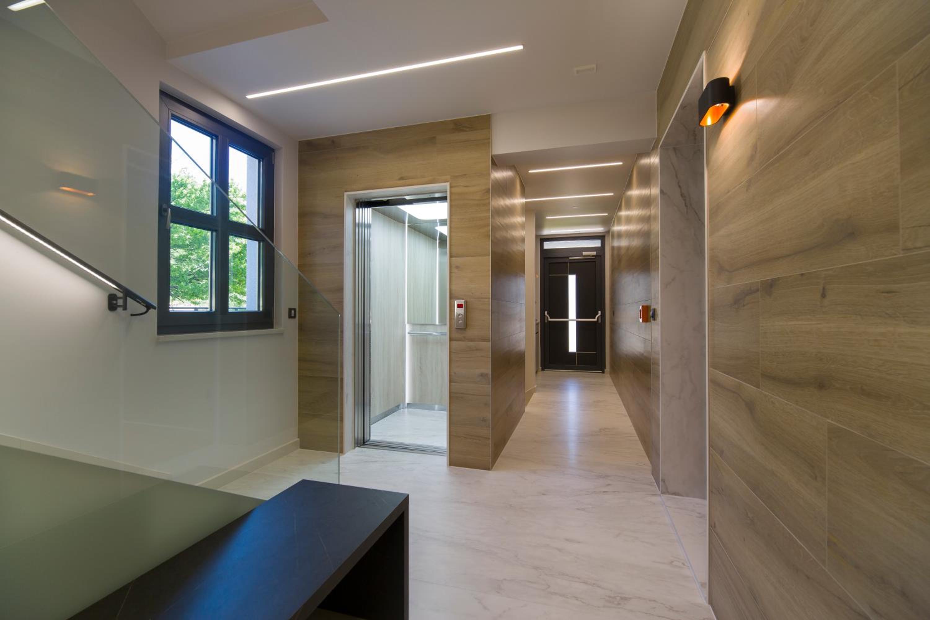 Apartment with Terrace - Photo 17