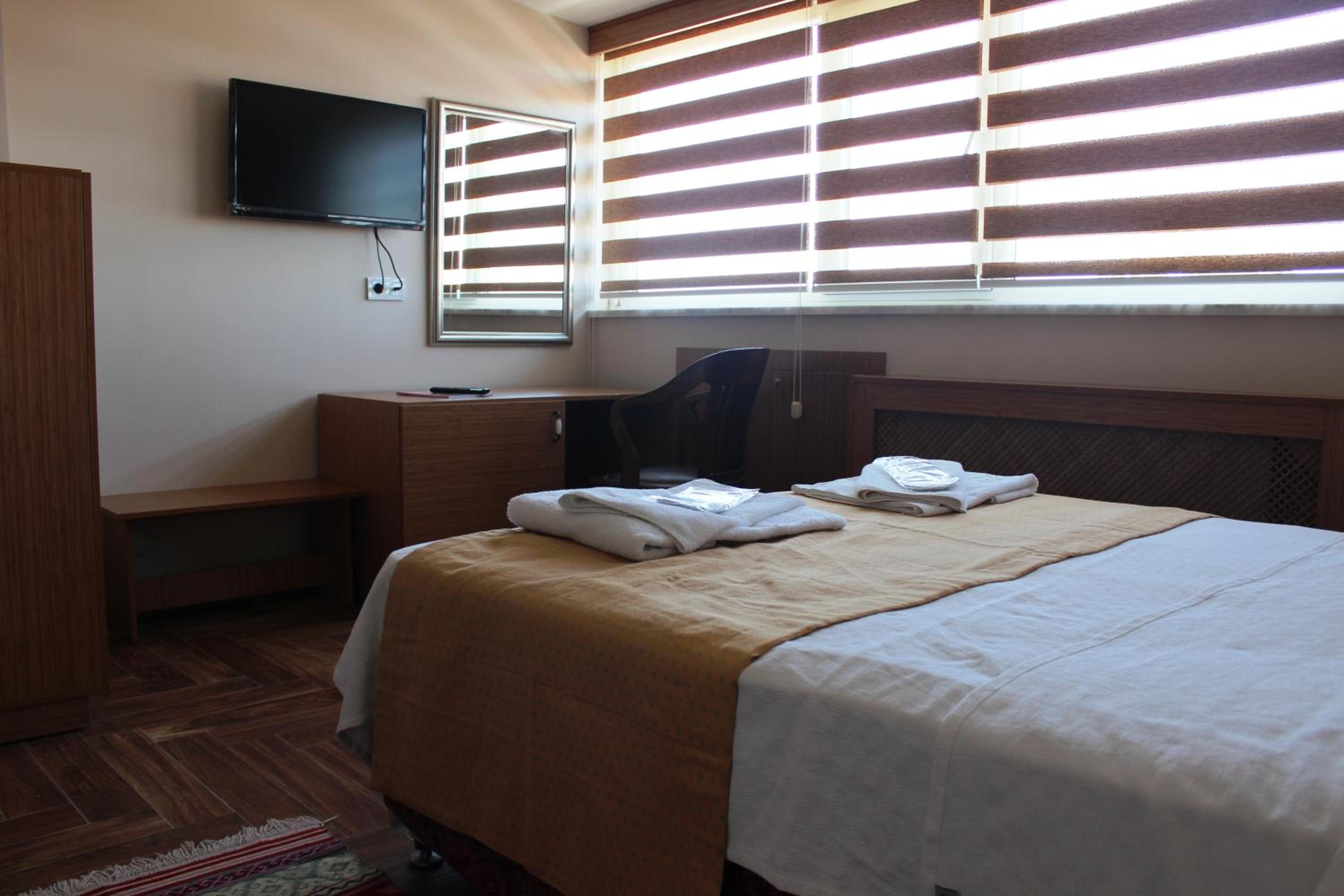 Large Double Room photo 1